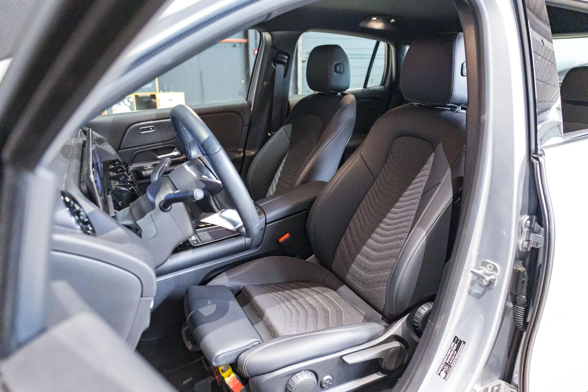 Mercedes-Benz-GLA-image-21
