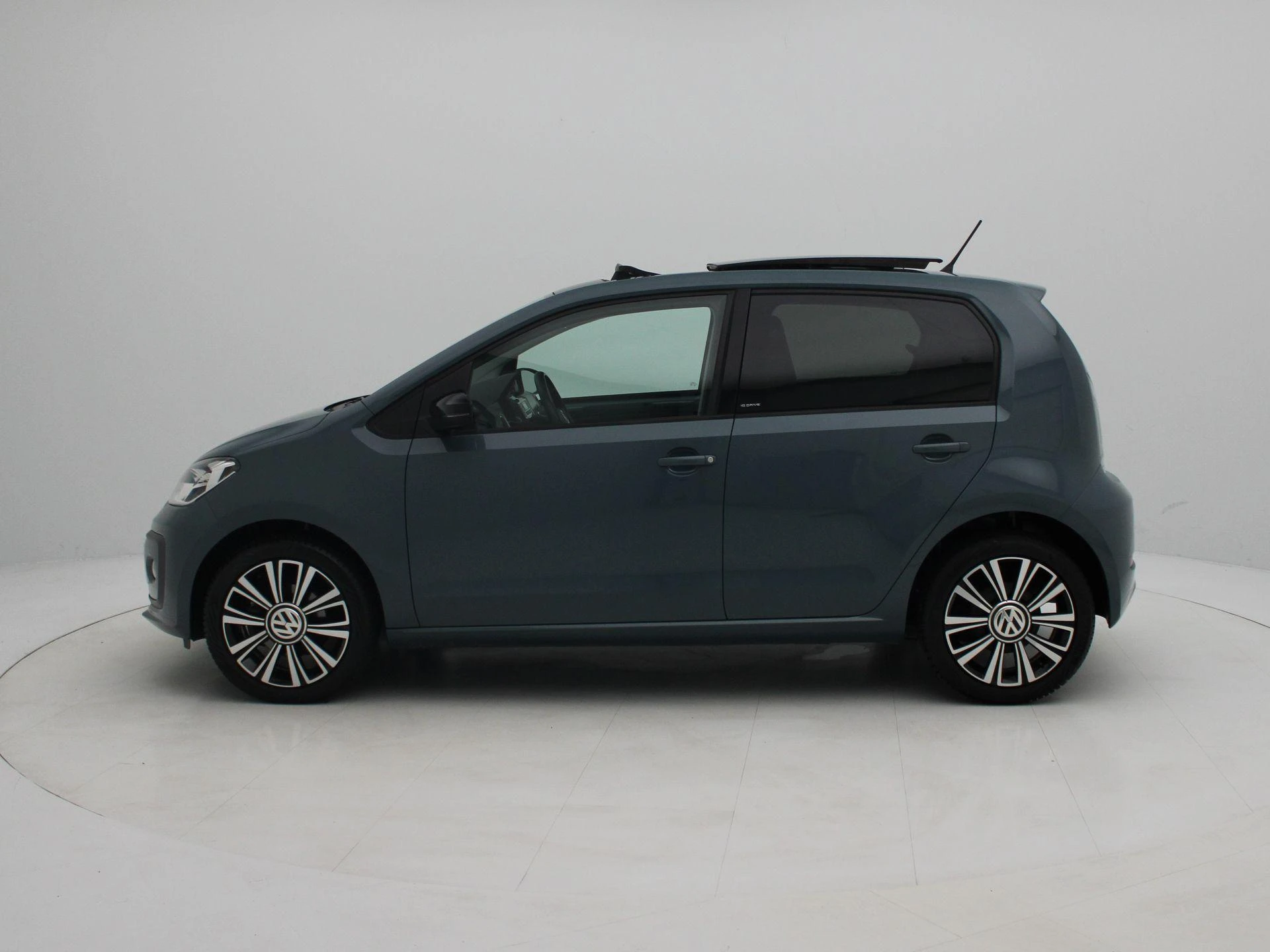 Volkswagen-up!-image-3