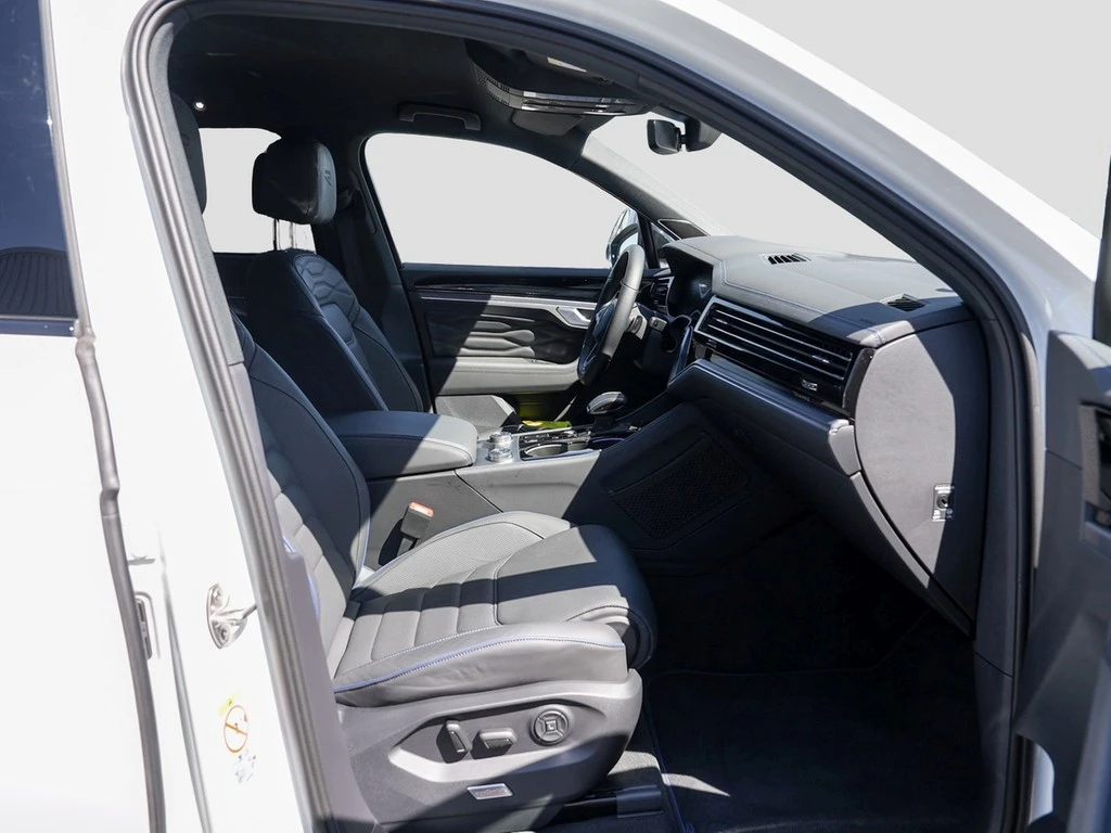 Volkswagen-Touareg-image-7