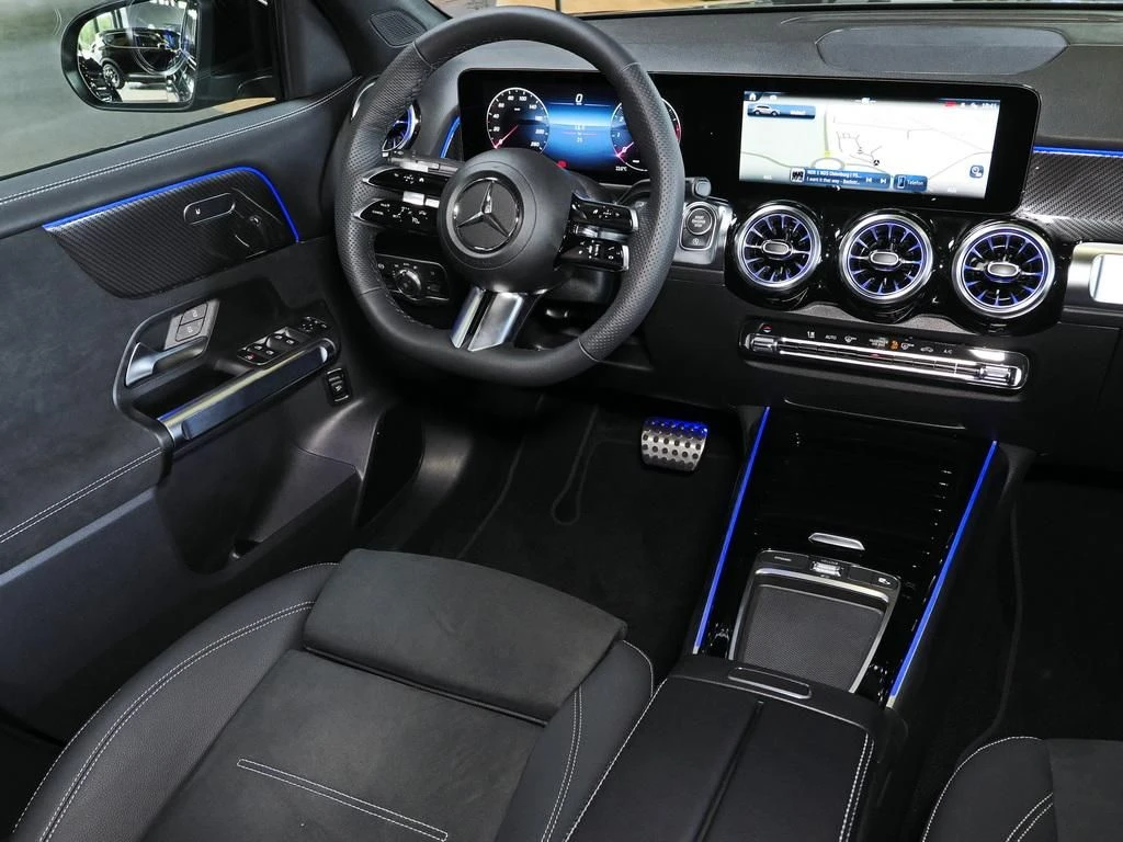 Mercedes-Benz-GLB 200-image-10
