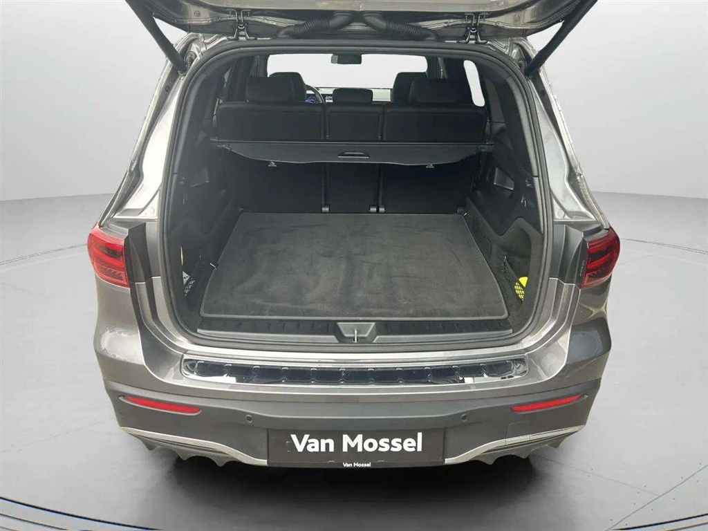 Mercedes-Benz-EQB-image-22
