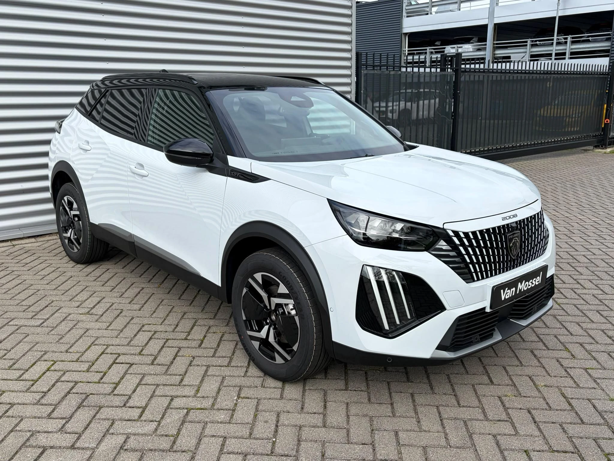 Peugeot-2008-image-1
