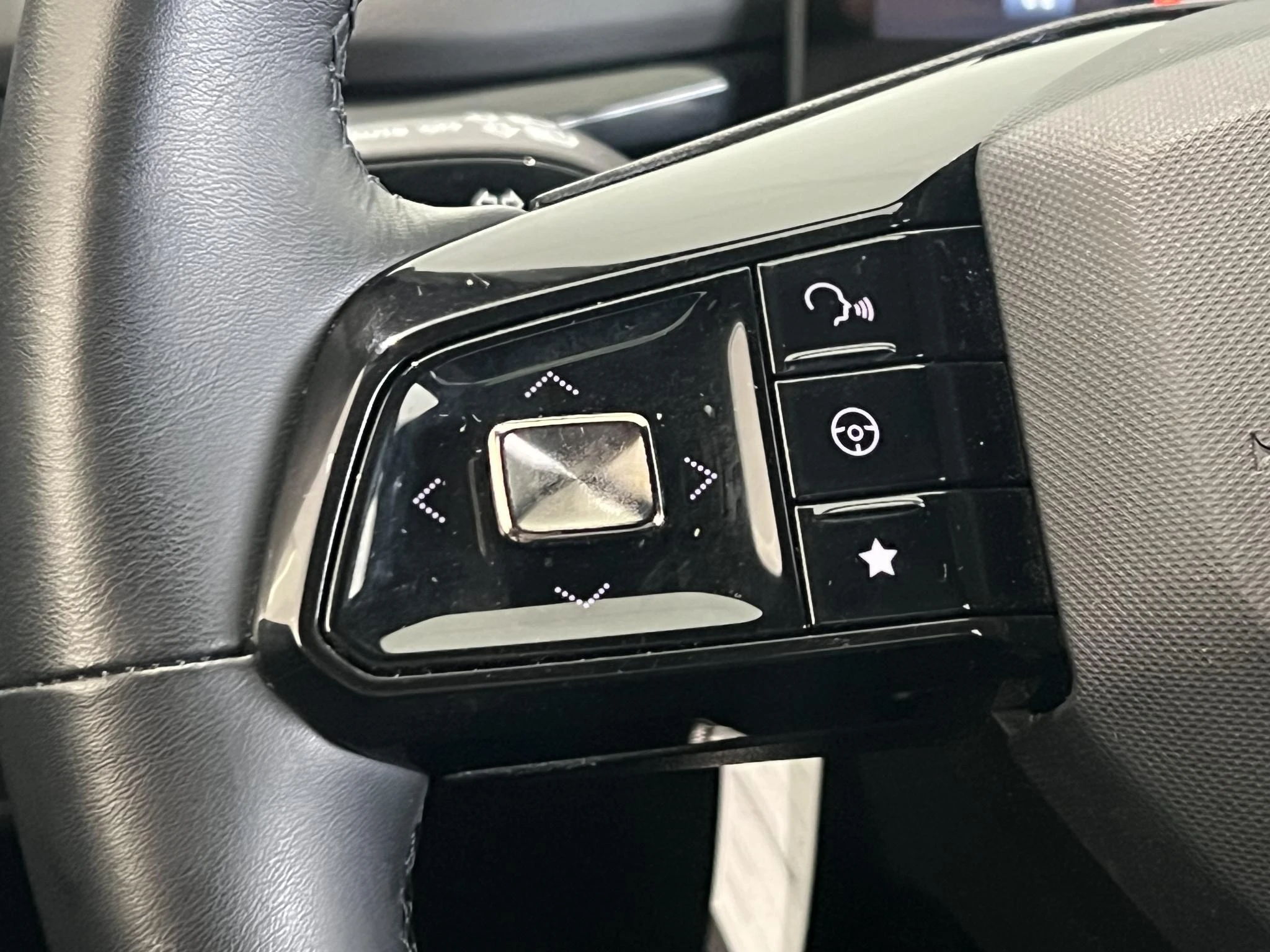 MG MG4 Long Range Luxury 64 kWh