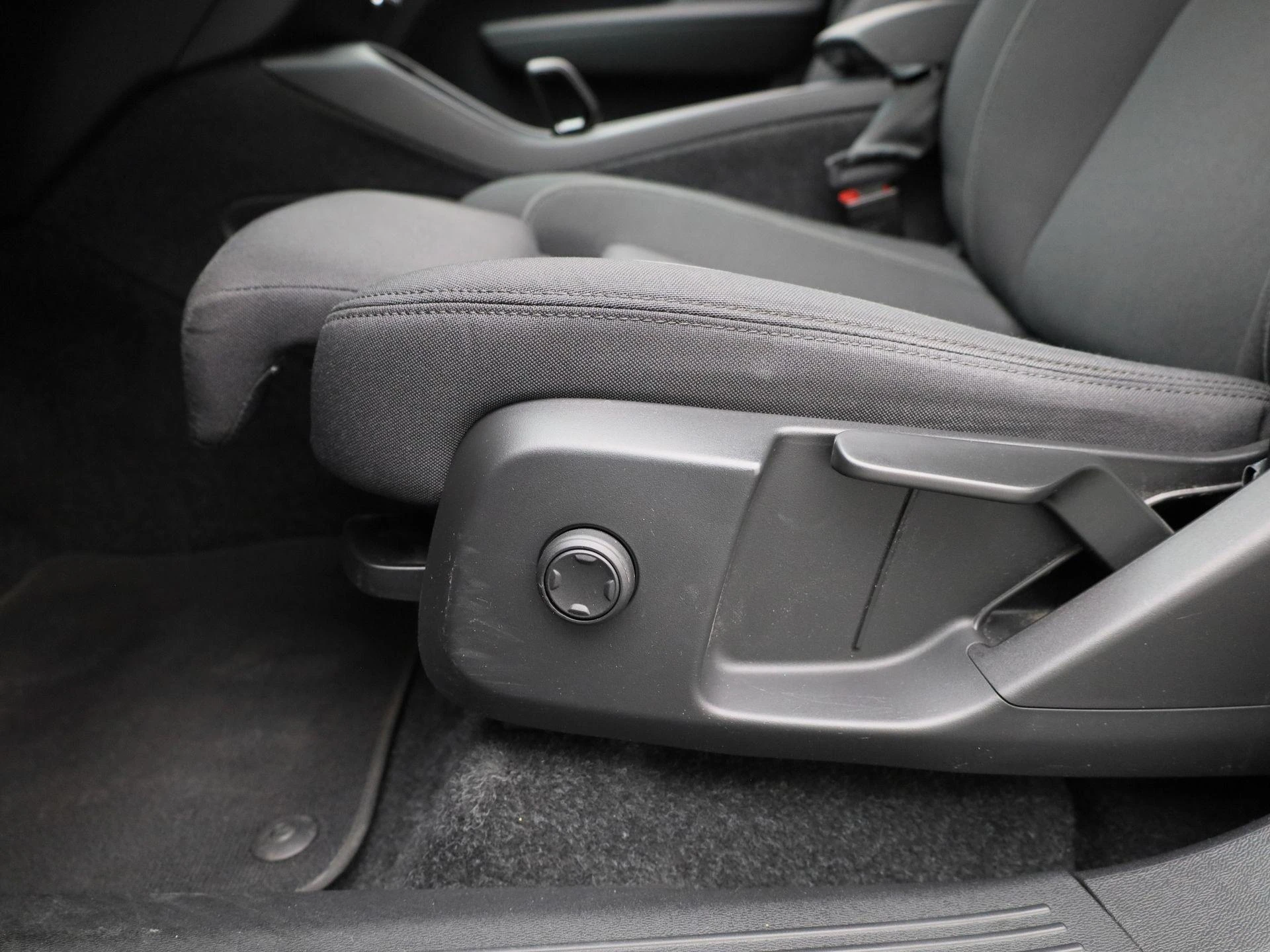 Volvo-XC40-image-32