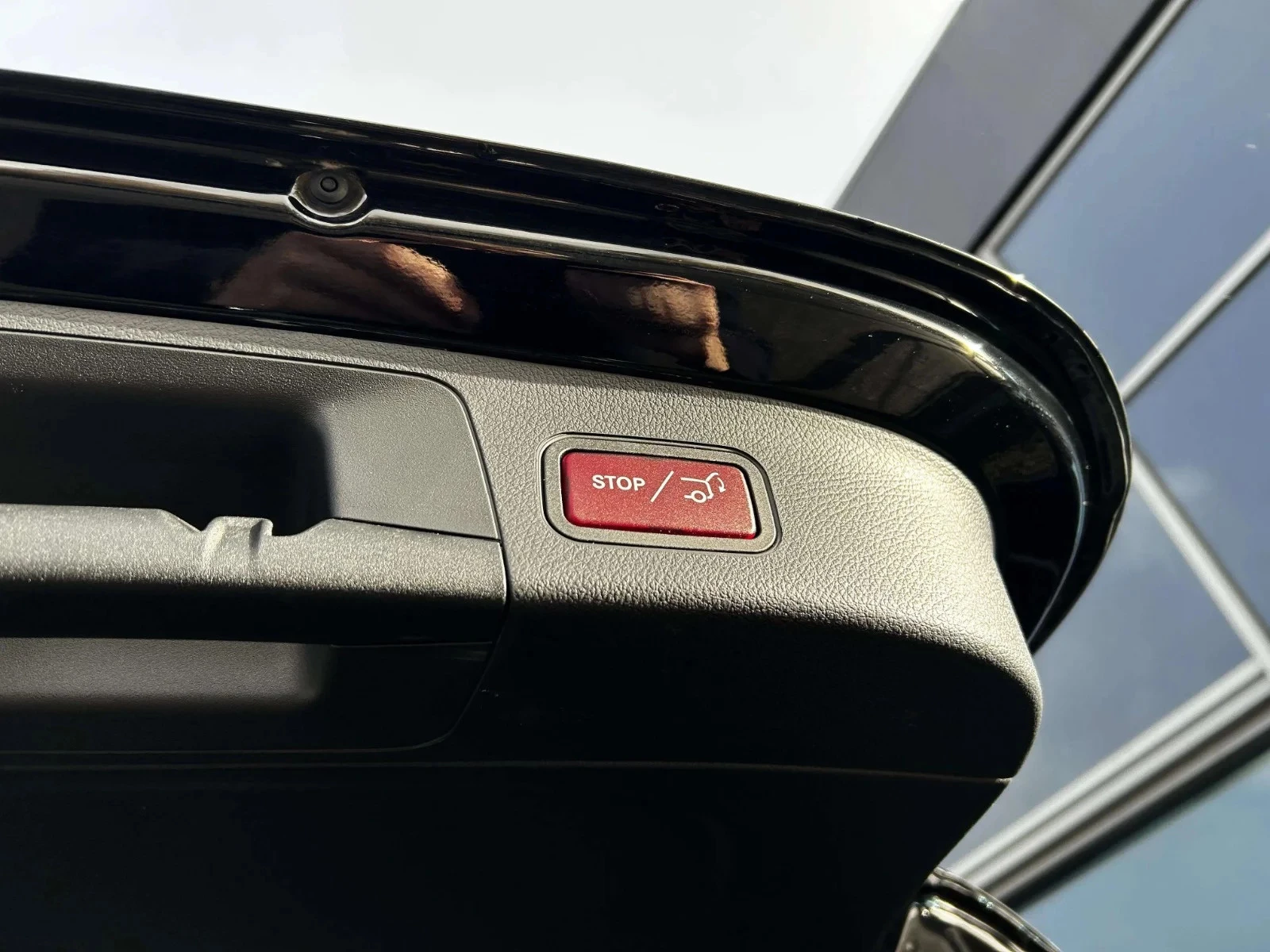 Mercedes-Benz-EQA-image-16