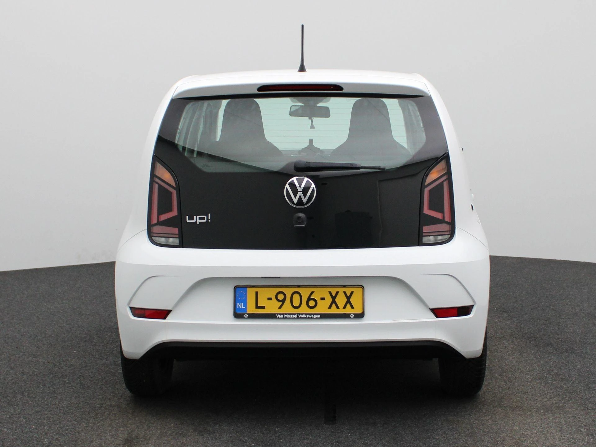 Volkswagen-up!-image-4