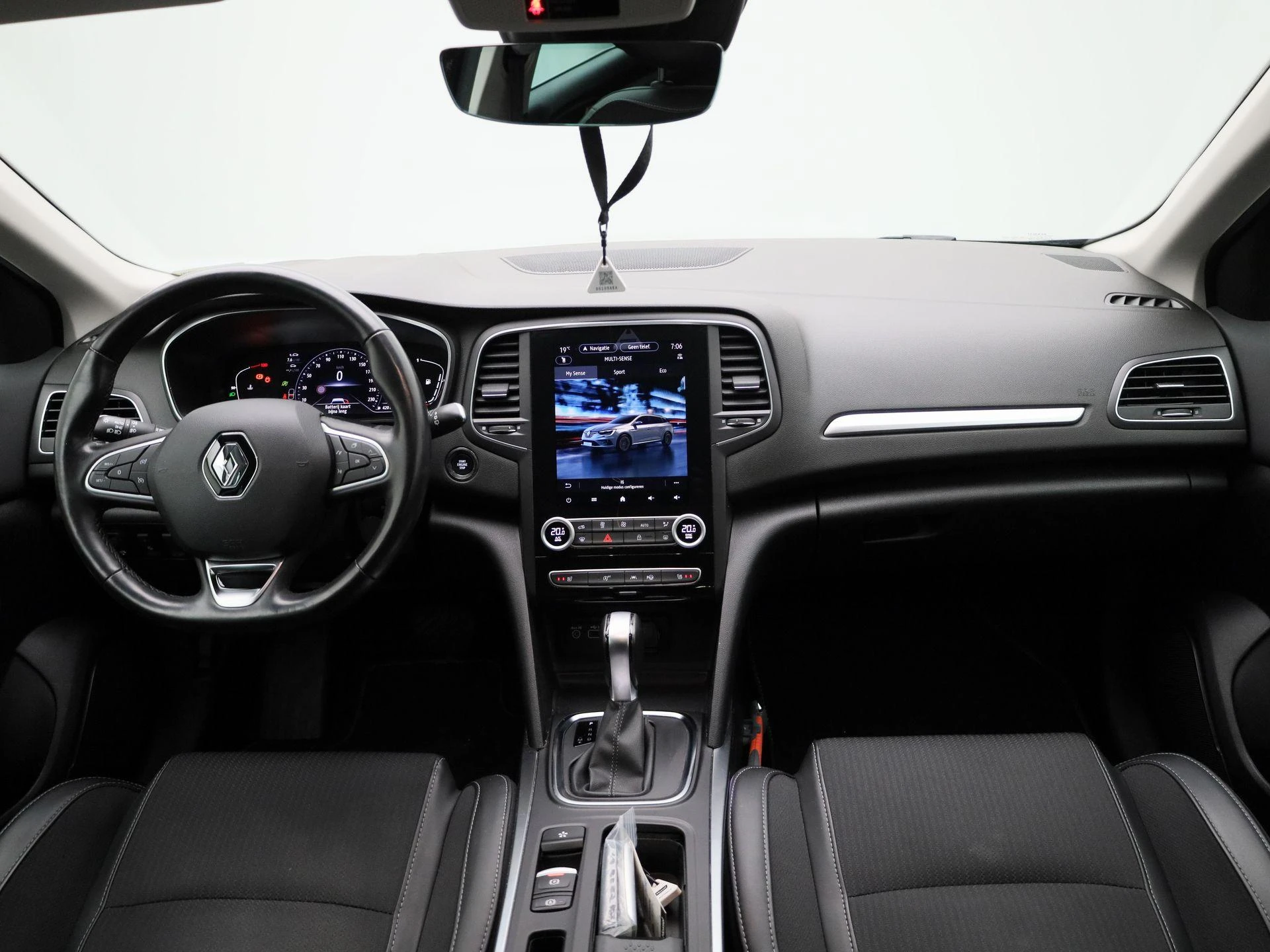 Renault-Mégane Estate-image-33
