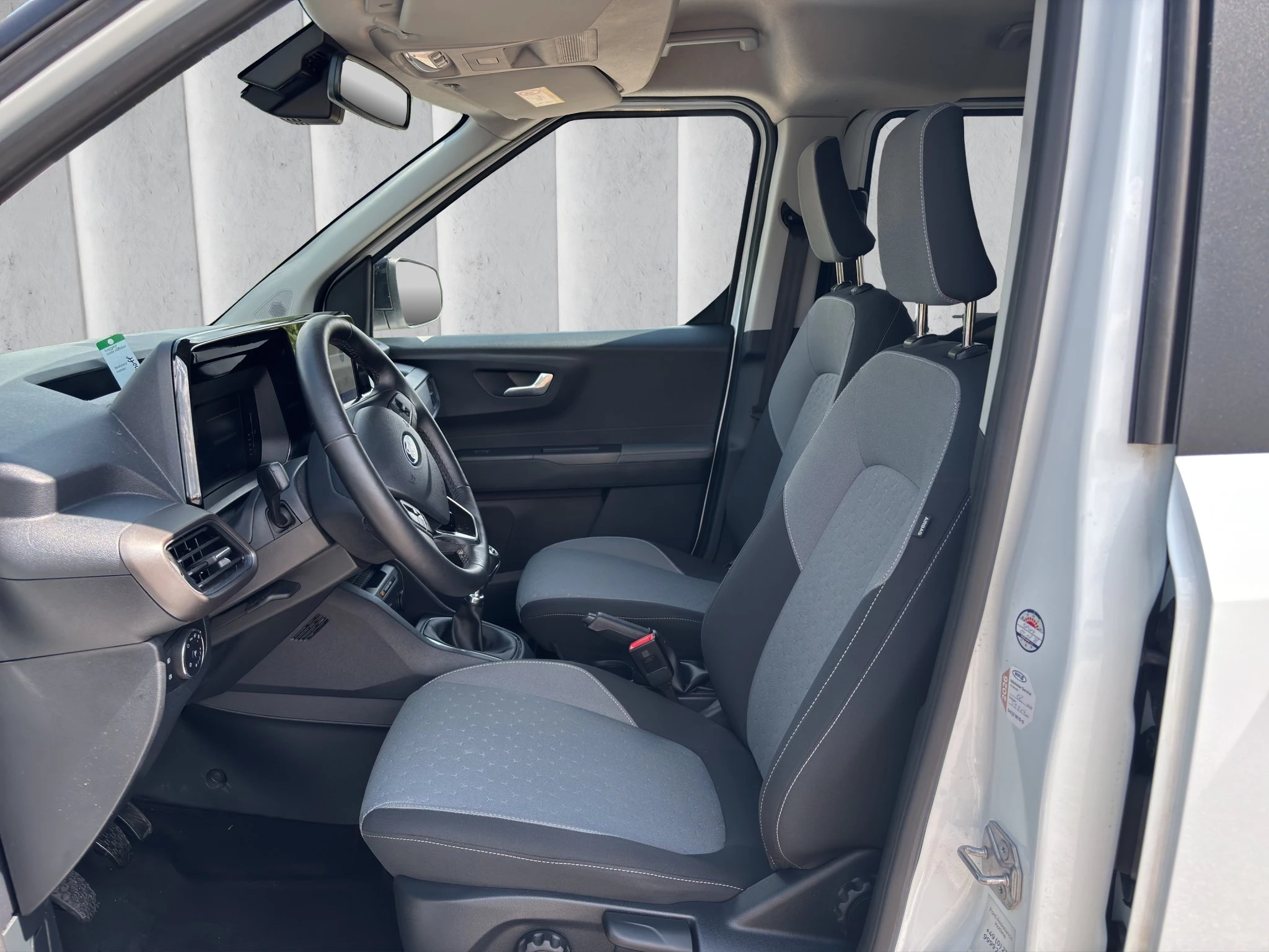 Ford Tourneo Courier 1.0 EcoBoost Titanium