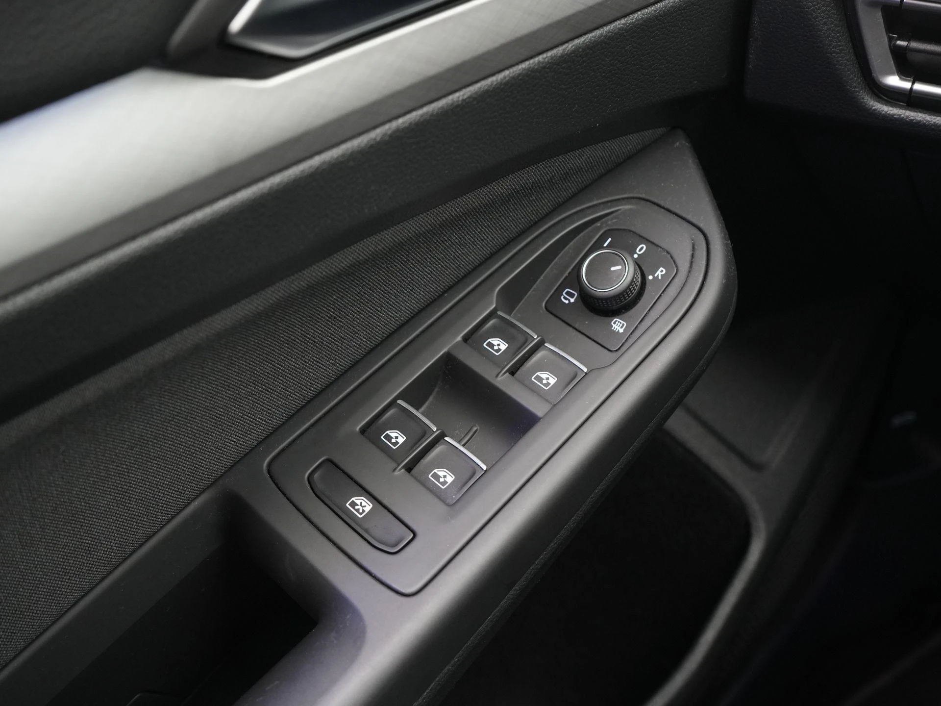 Volkswagen-Golf-image-32