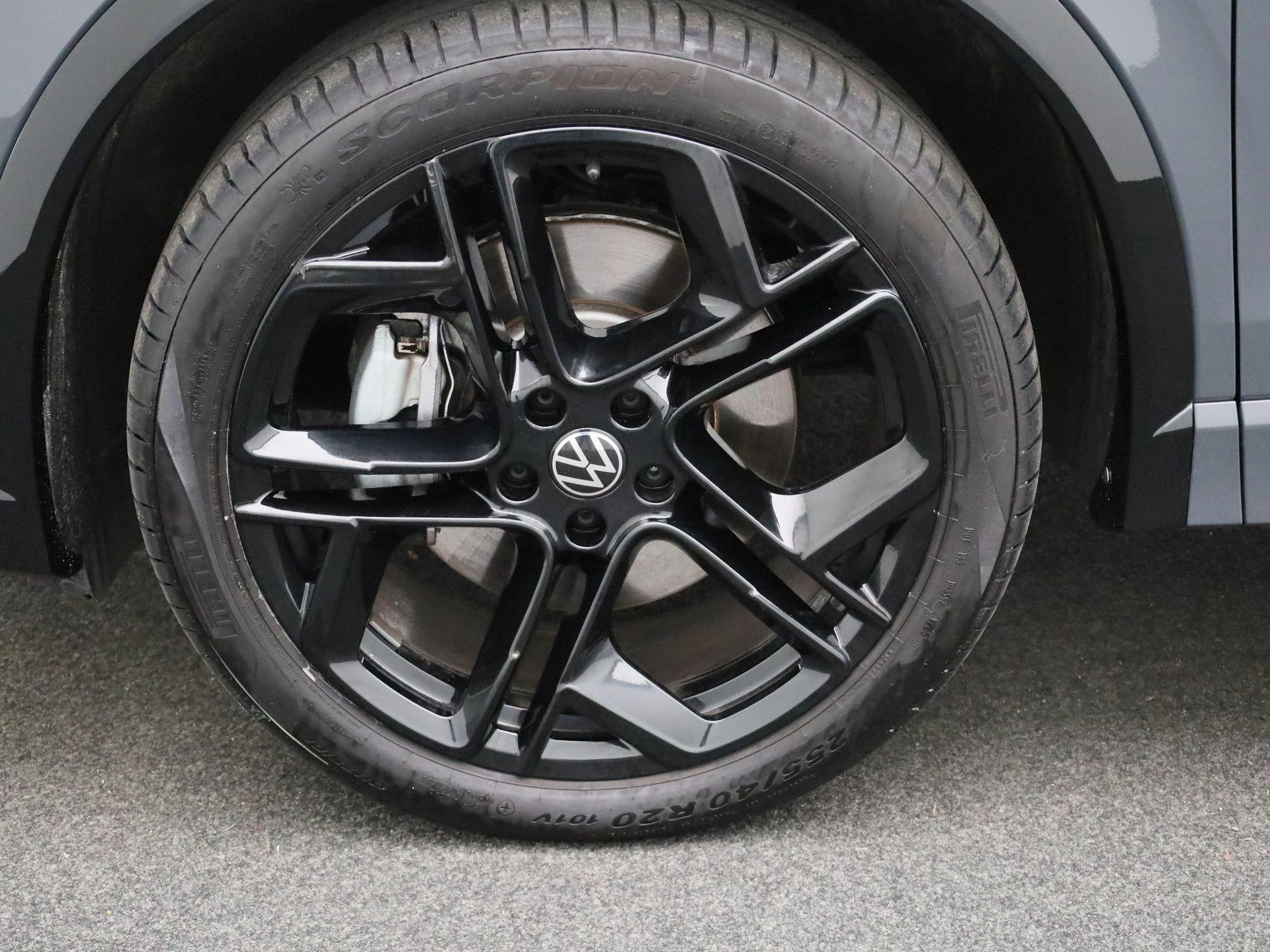 Volkswagen-Tiguan-image-12