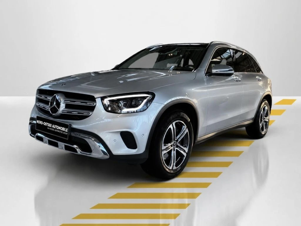Mercedes-Benz-GLC 220 d-image-2
