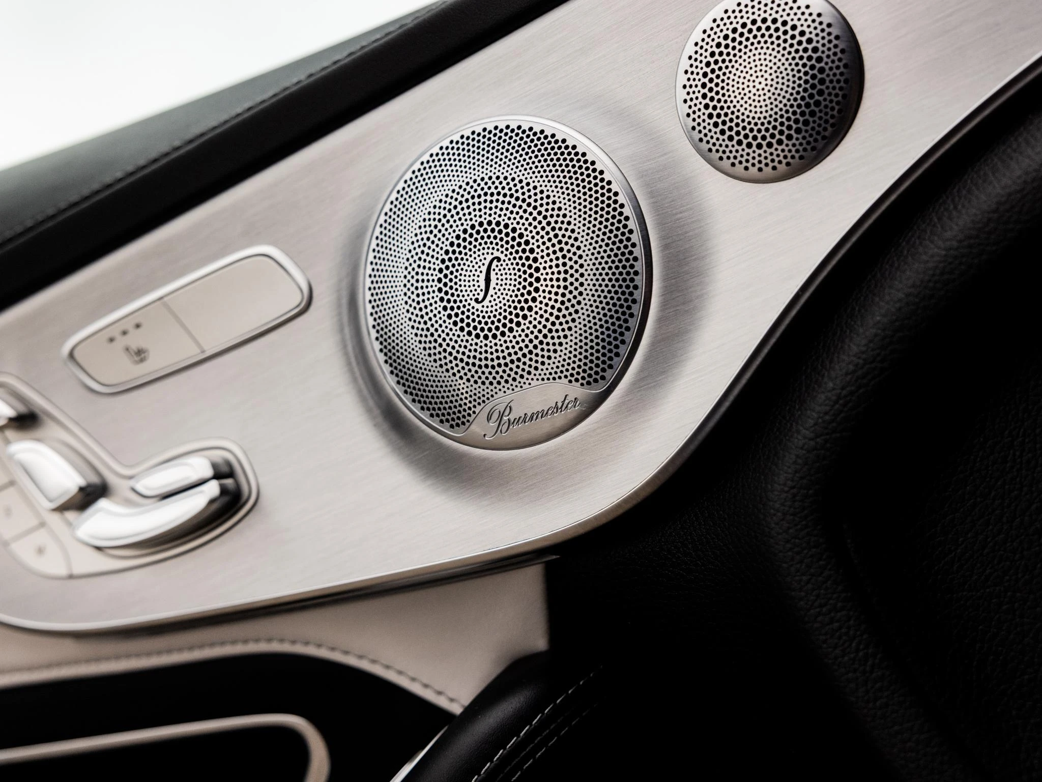 Mercedes-Benz-C-Klasse-image-29