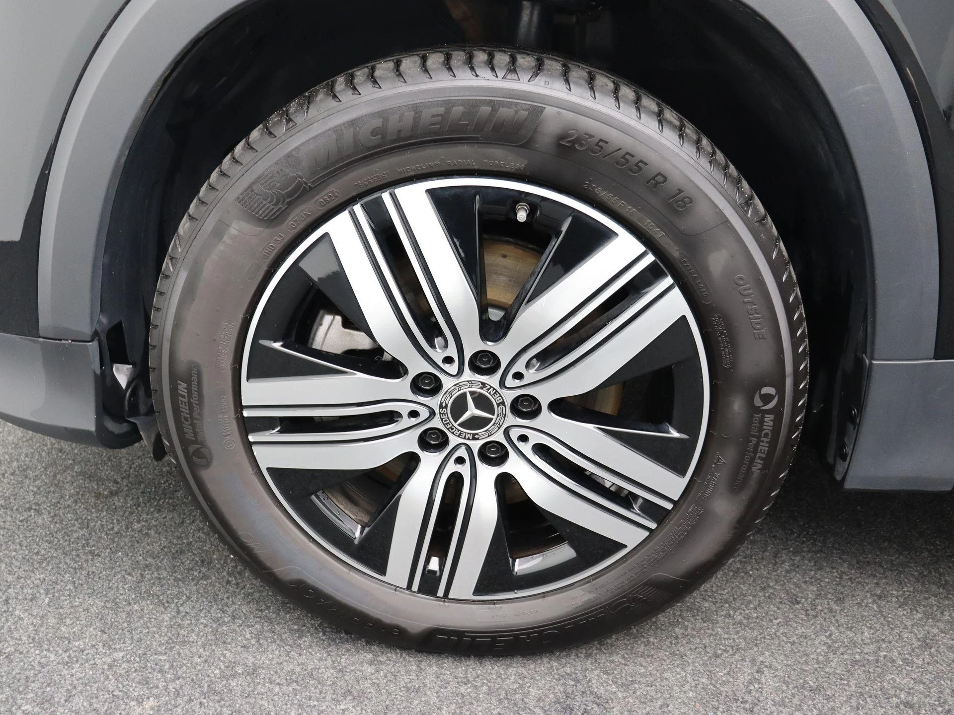 Mercedes-Benz EQB 250+ Luxury Line + 7 ZITPLAATSEN + CARPLAY +