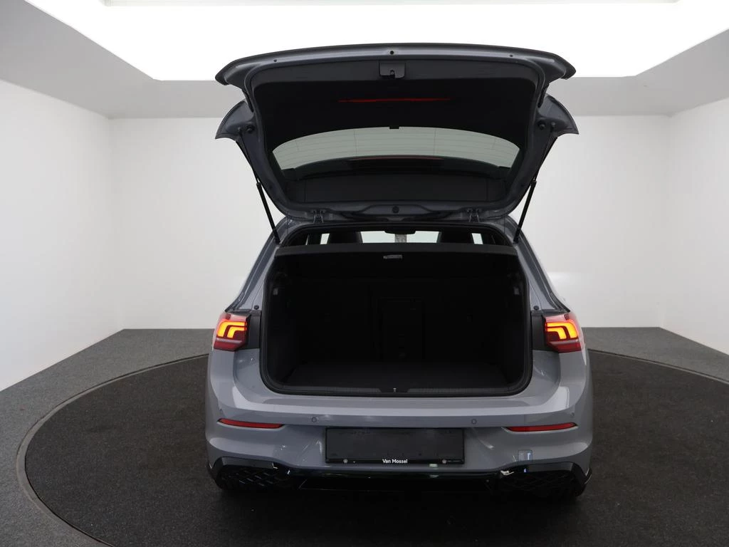 Volkswagen-Golf-image-19