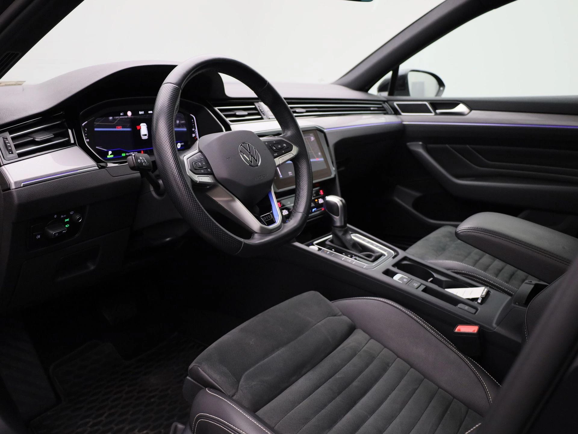 Volkswagen-Passat-image-31