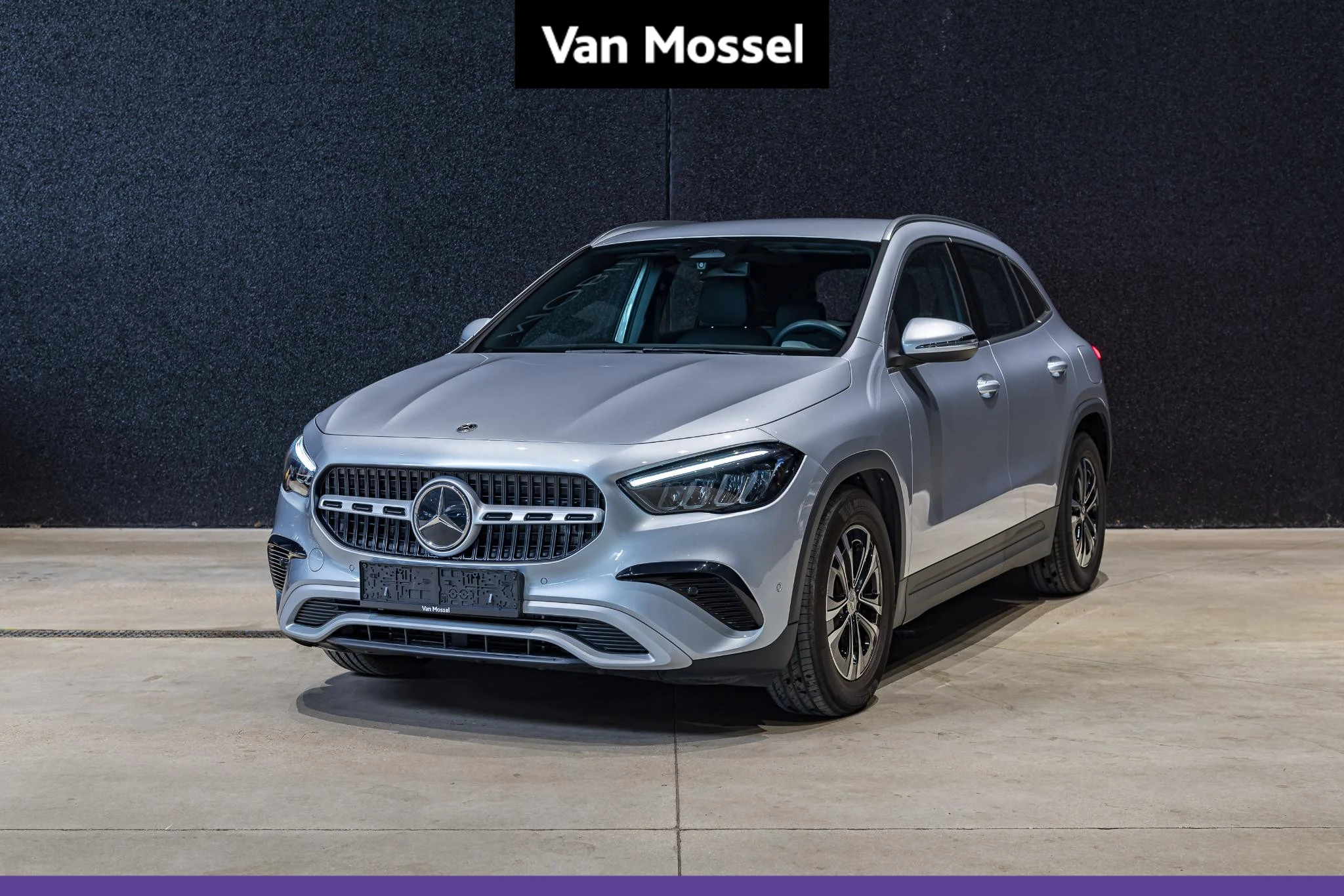 Mercedes-Benz-GLA-image-0