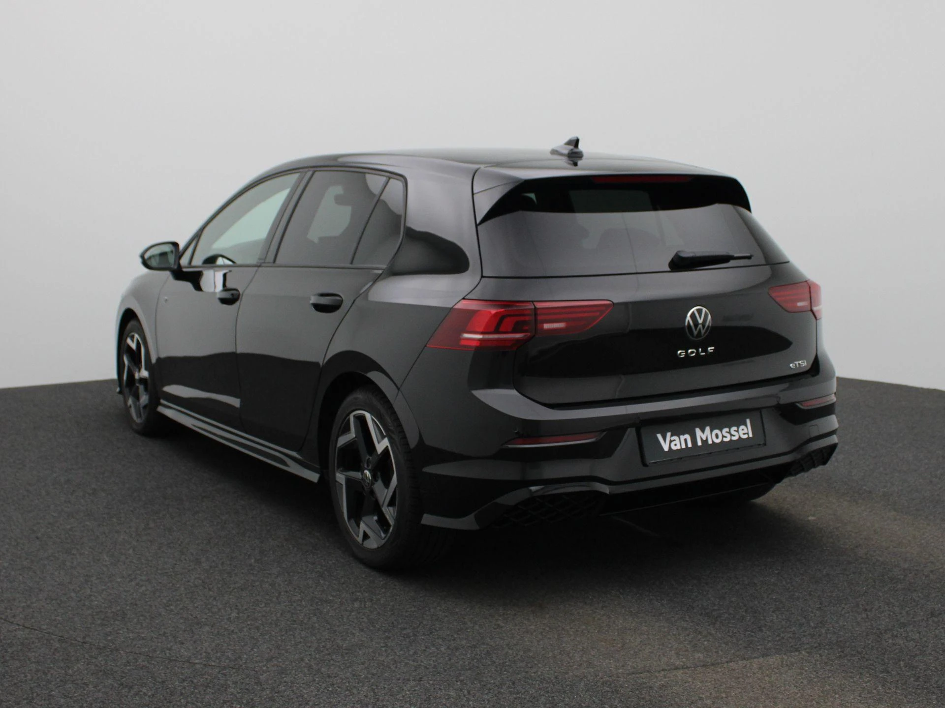 Volkswagen Golf 1.5 eTSI R-Line Edition