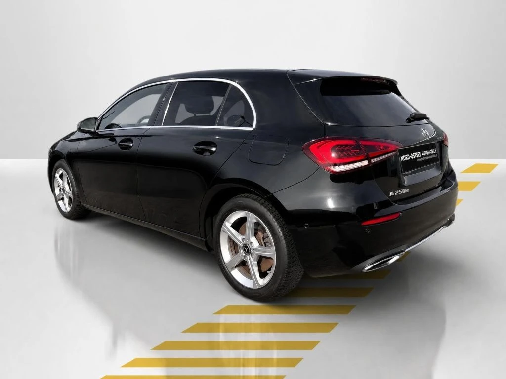 Mercedes-Benz-A-Klasse 250 e-image-12