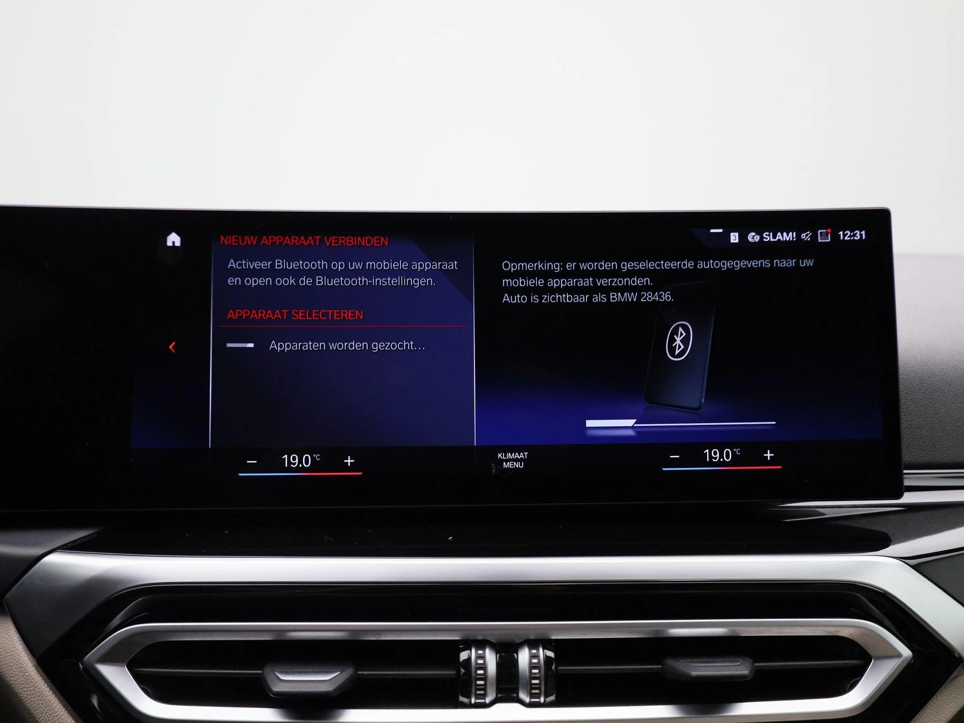 BMW-i4-image-22