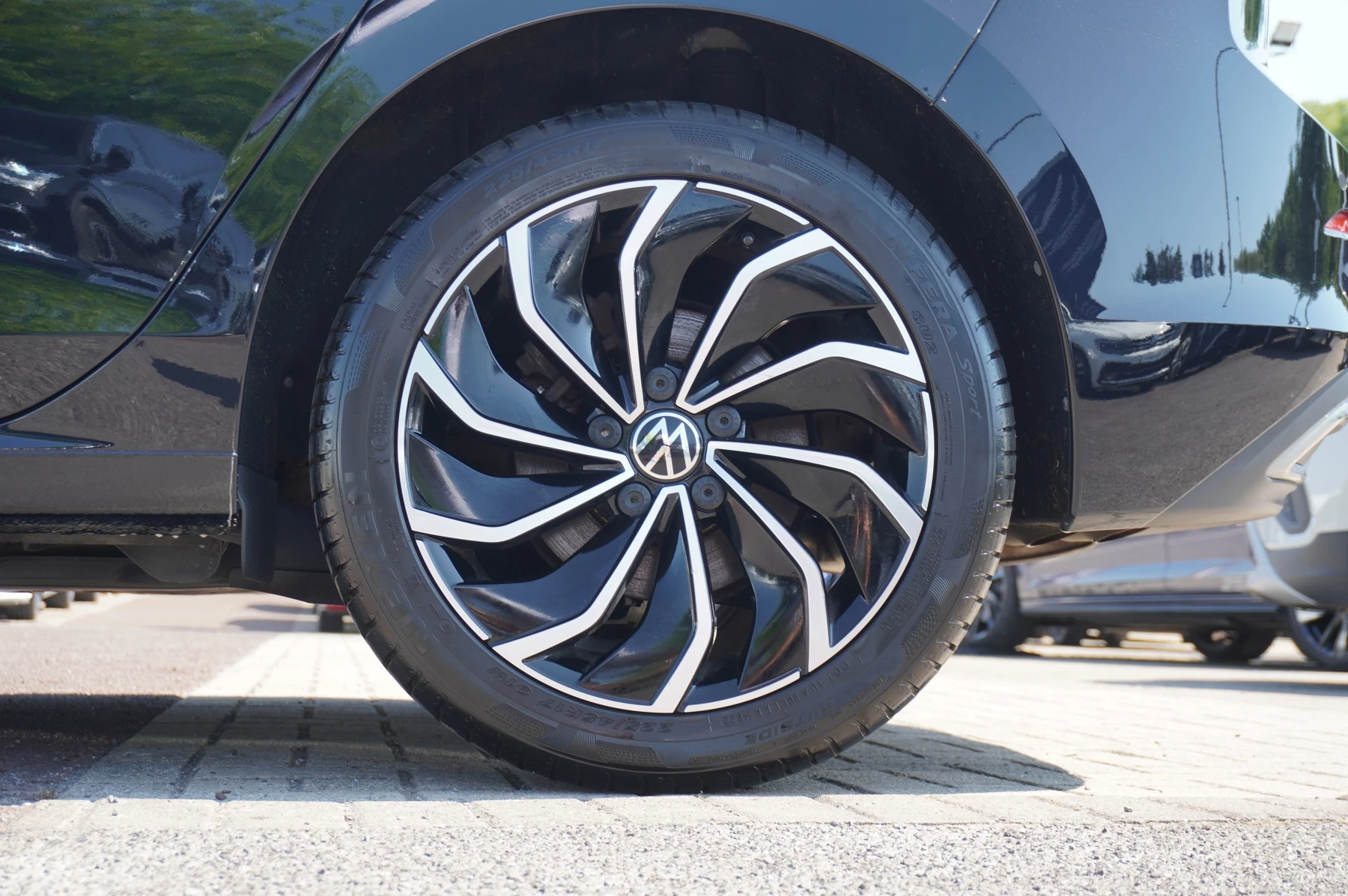 Volkswagen-Golf-image-18