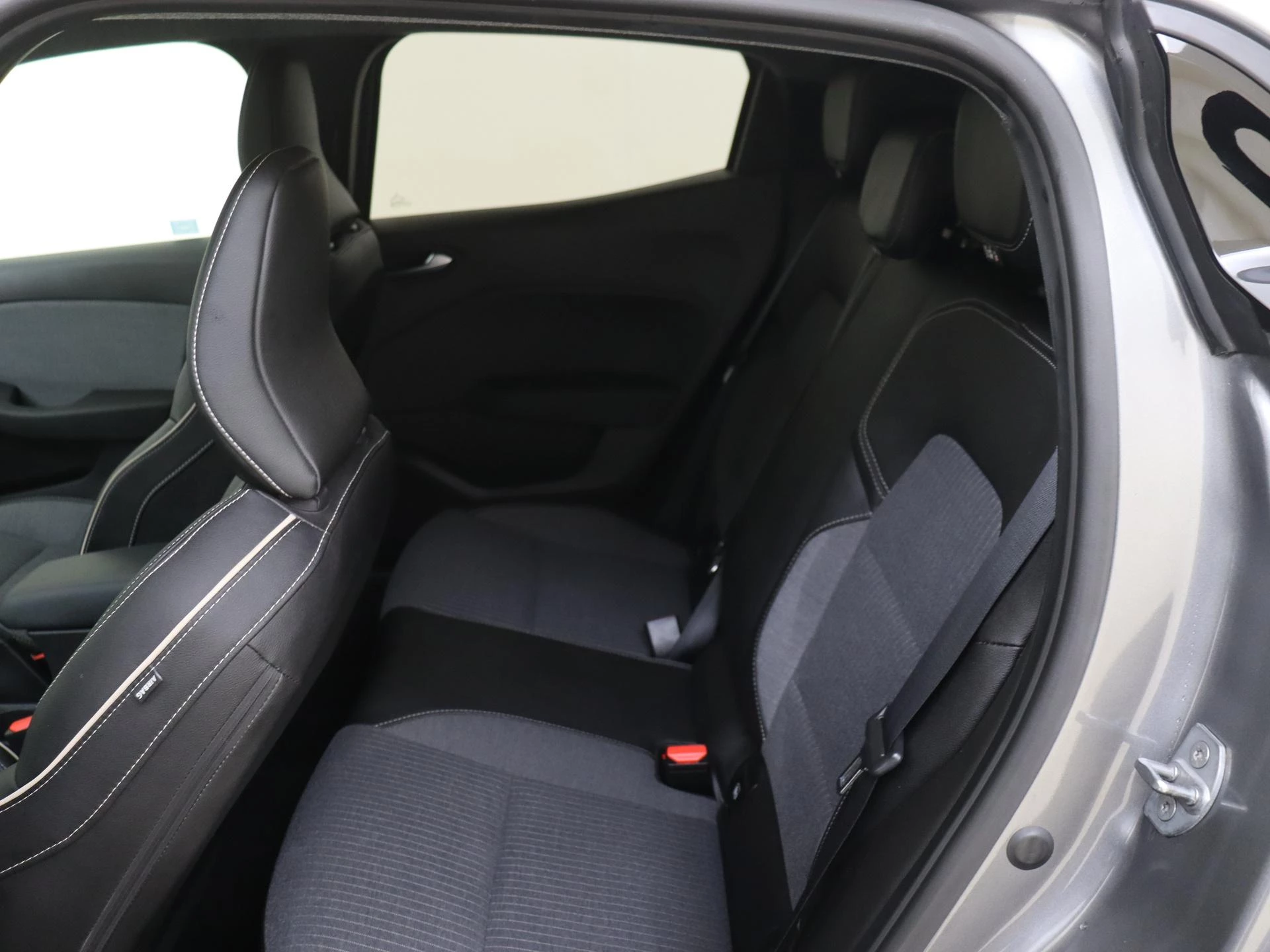 Renault-Clio-image-17