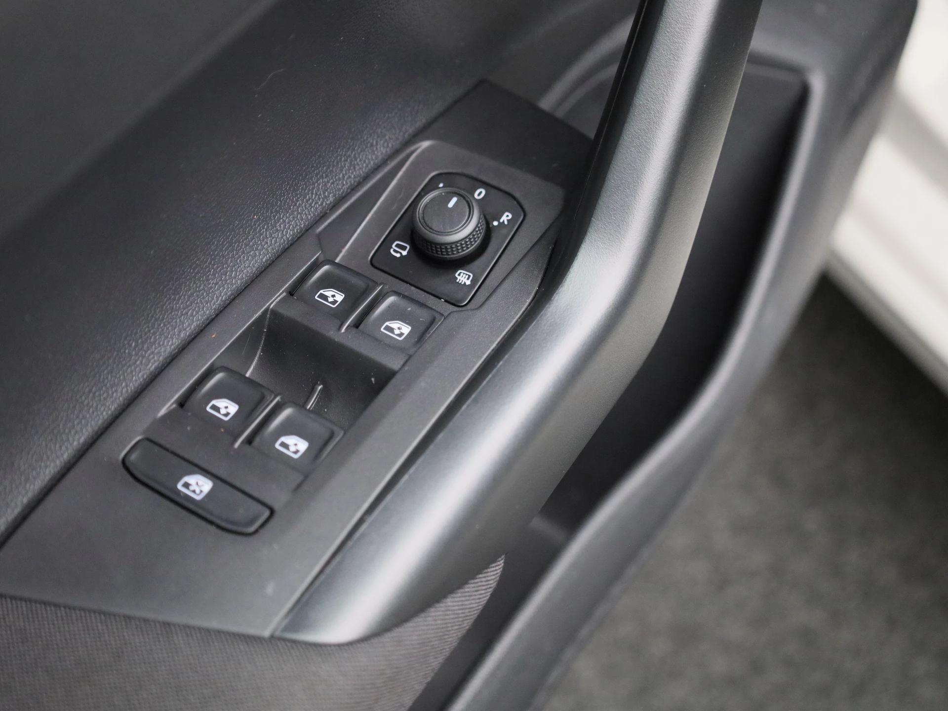 Volkswagen-Polo-image-27