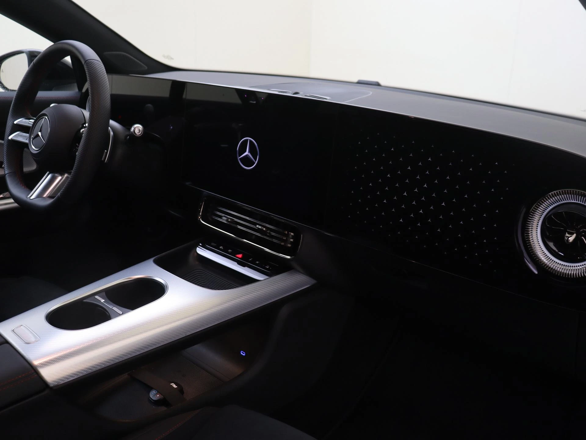 Mercedes-Benz-CLA-image-4