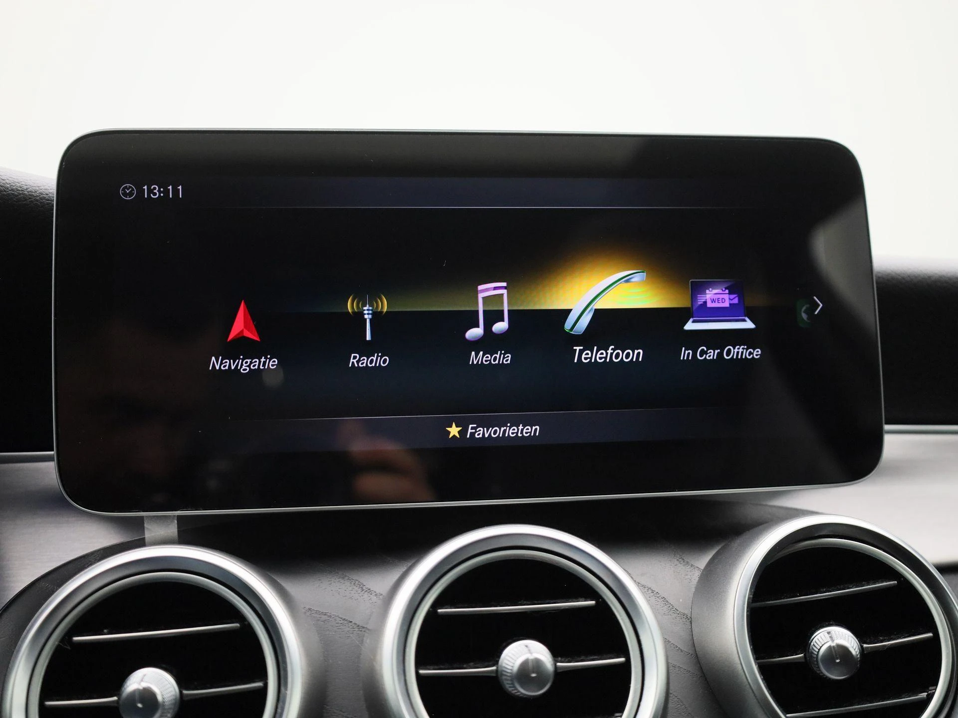 Mercedes-Benz-C-Klasse-image-26