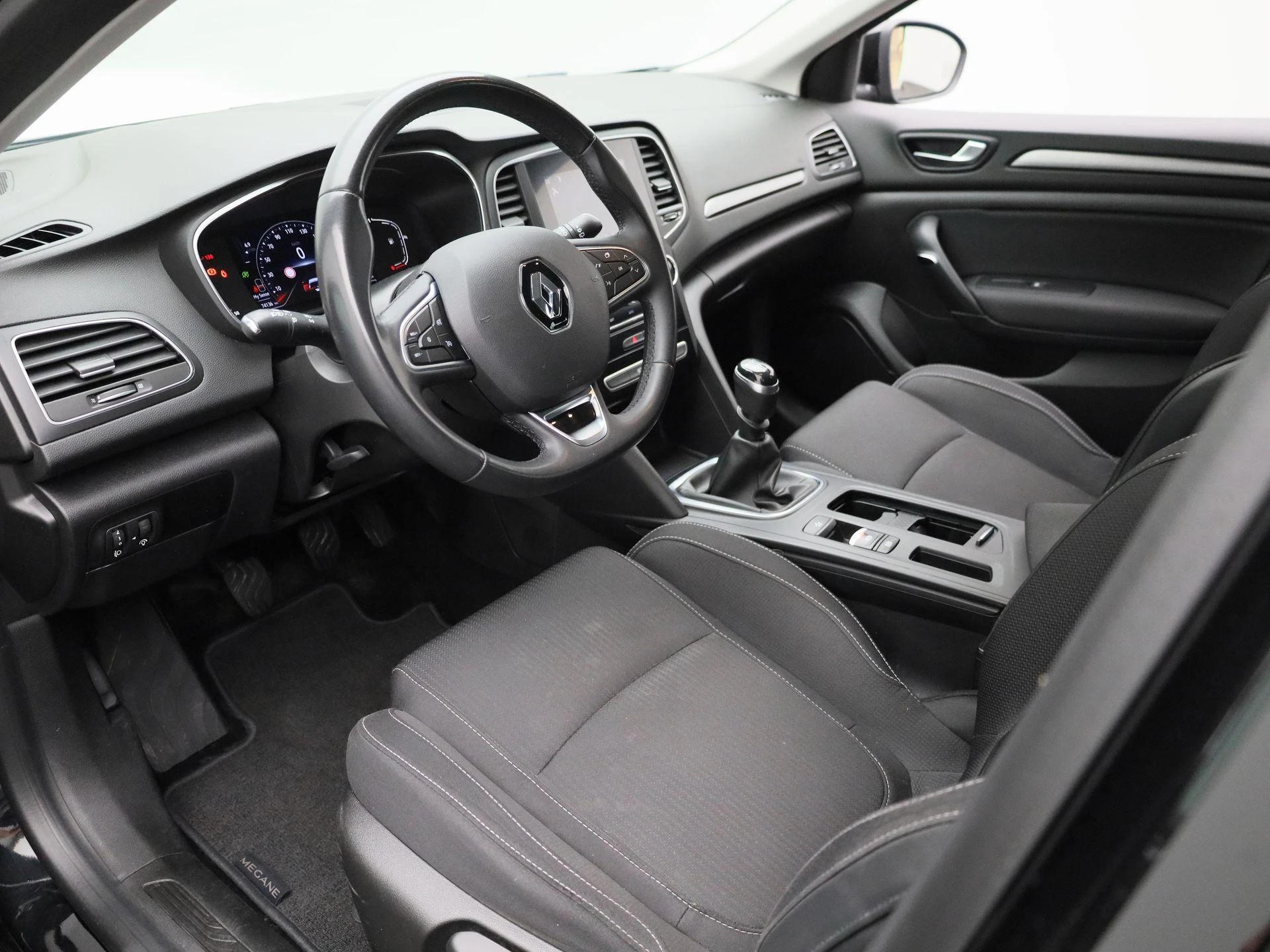 Renault-Mégane Grand Tour-image-17