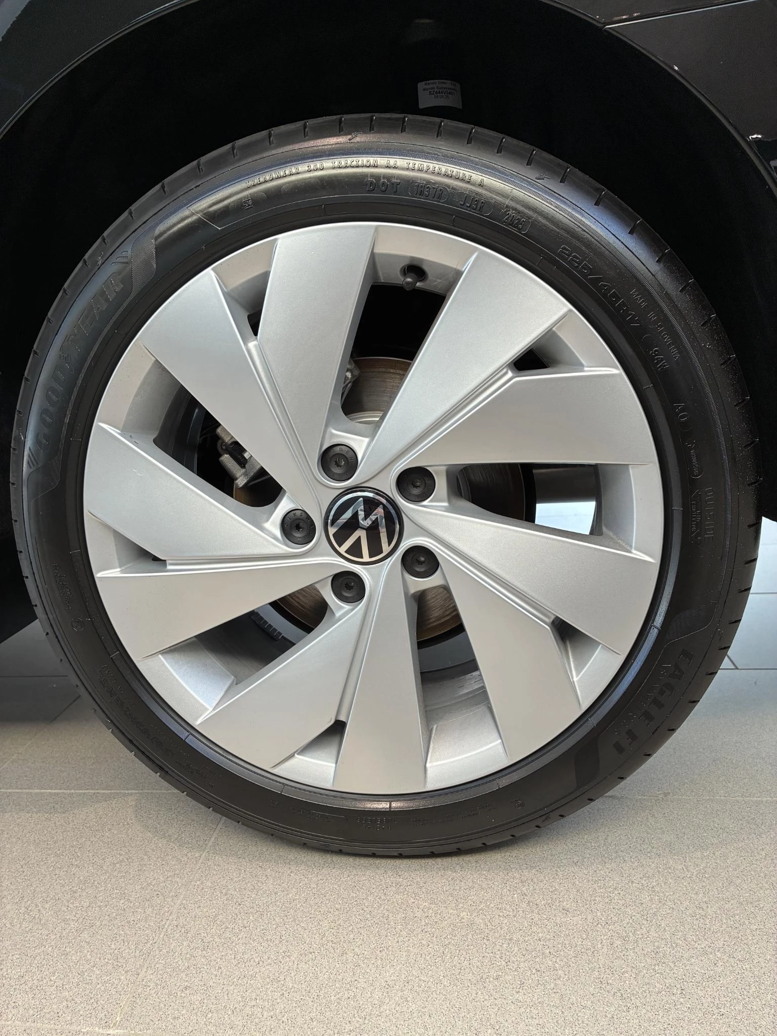 Volkswagen-Golf-image-5