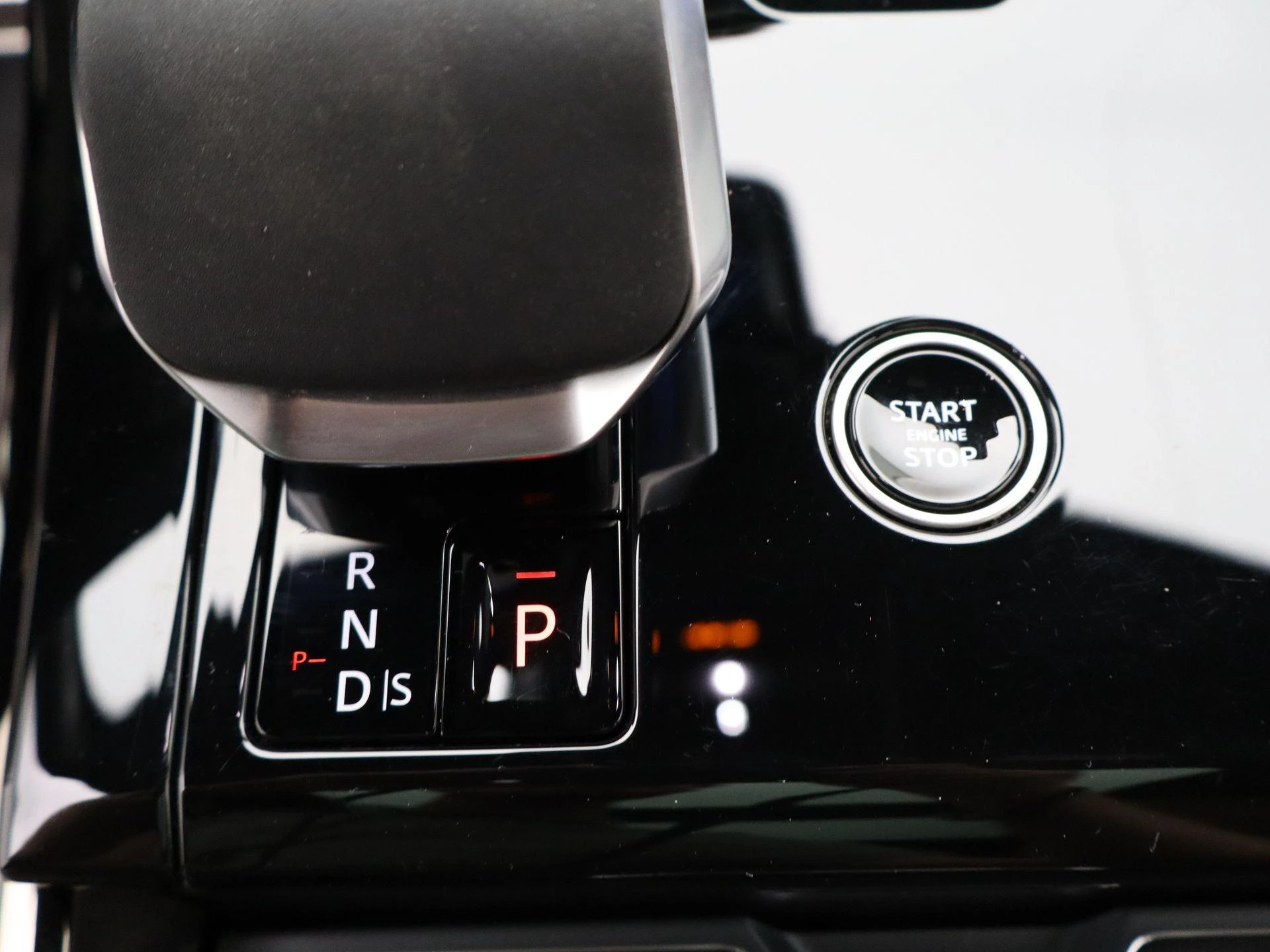 Land Rover-Range Rover Sport-image-25