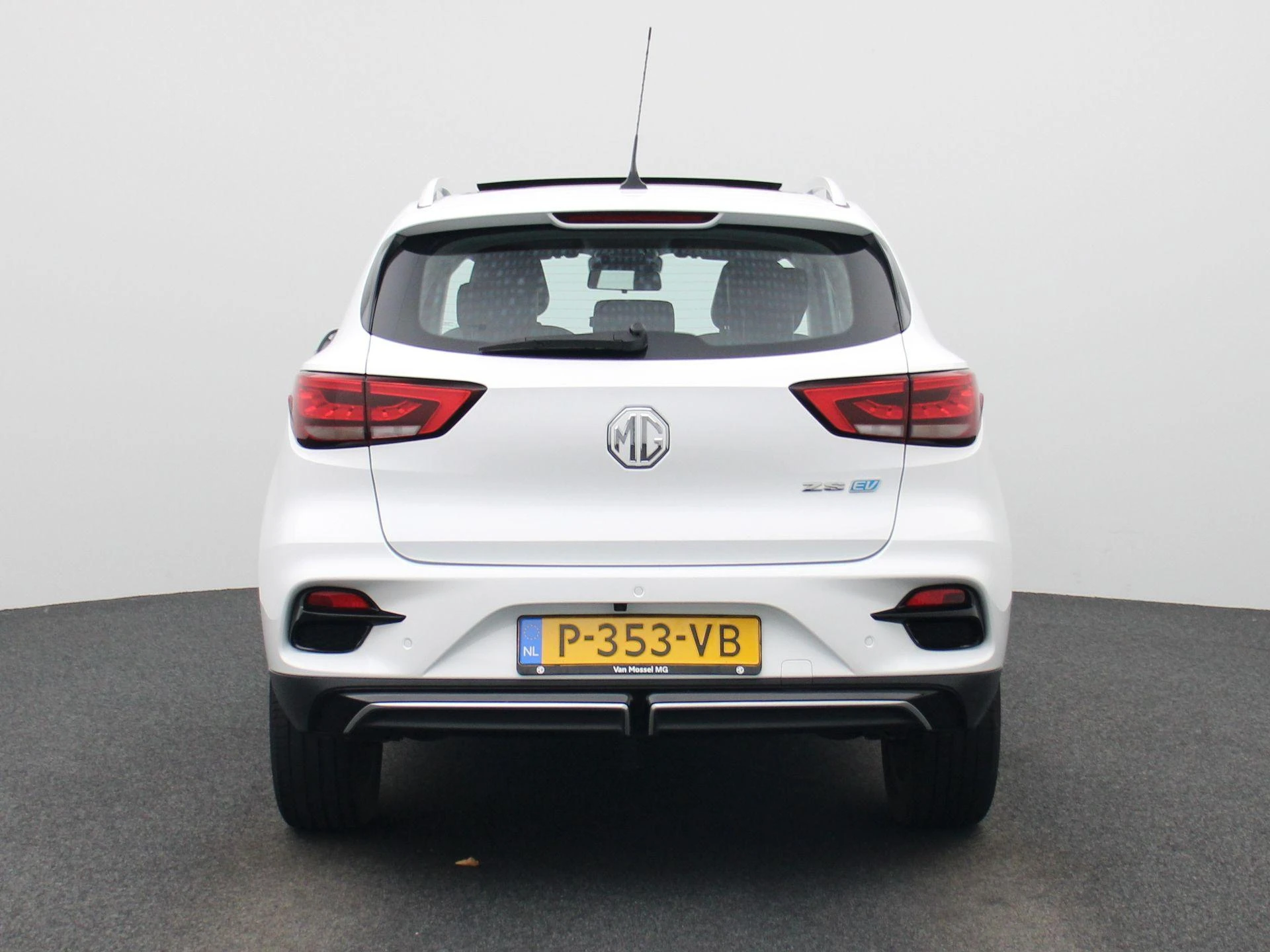 MG-ZS EV-image-4