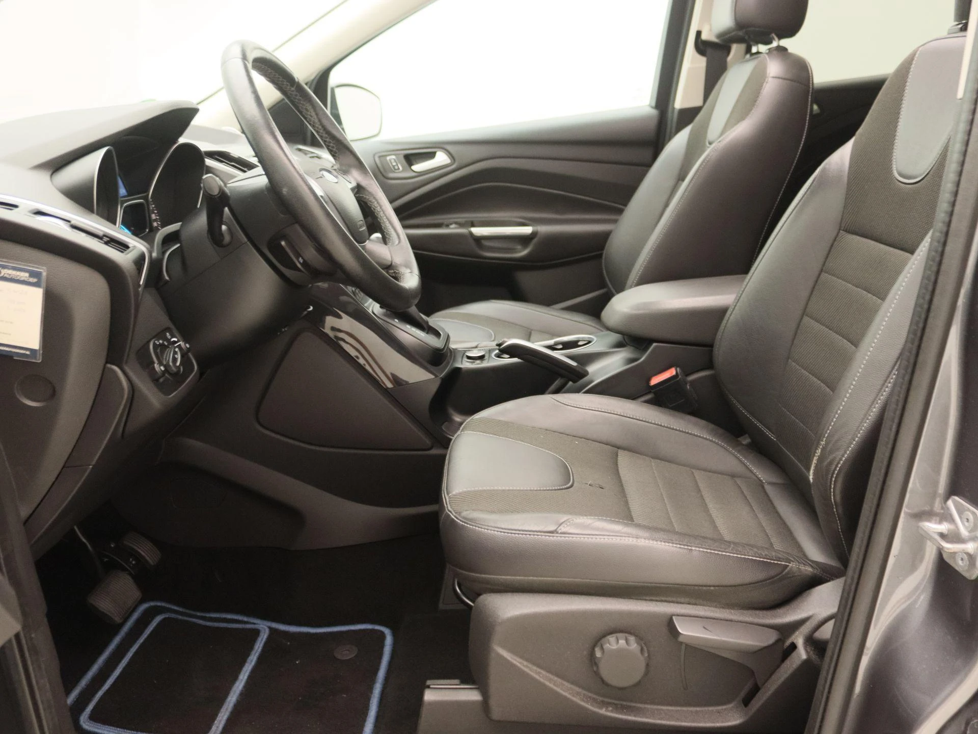 Ford-Kuga-image-12