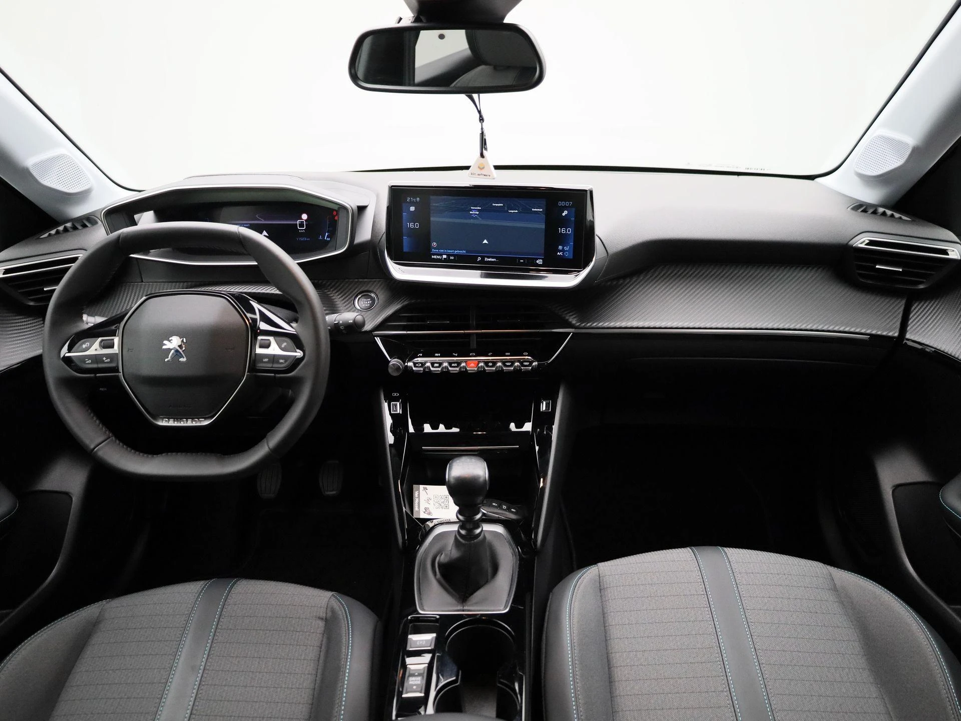 Peugeot 208 - 32
