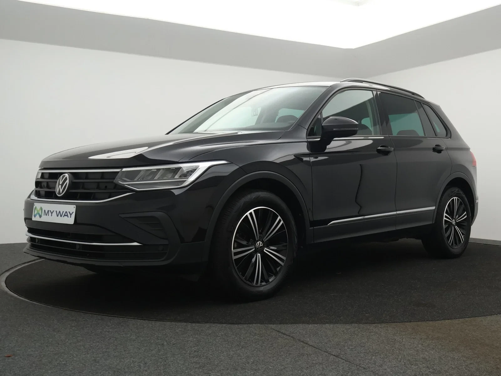 Volkswagen-Tiguan-image-0