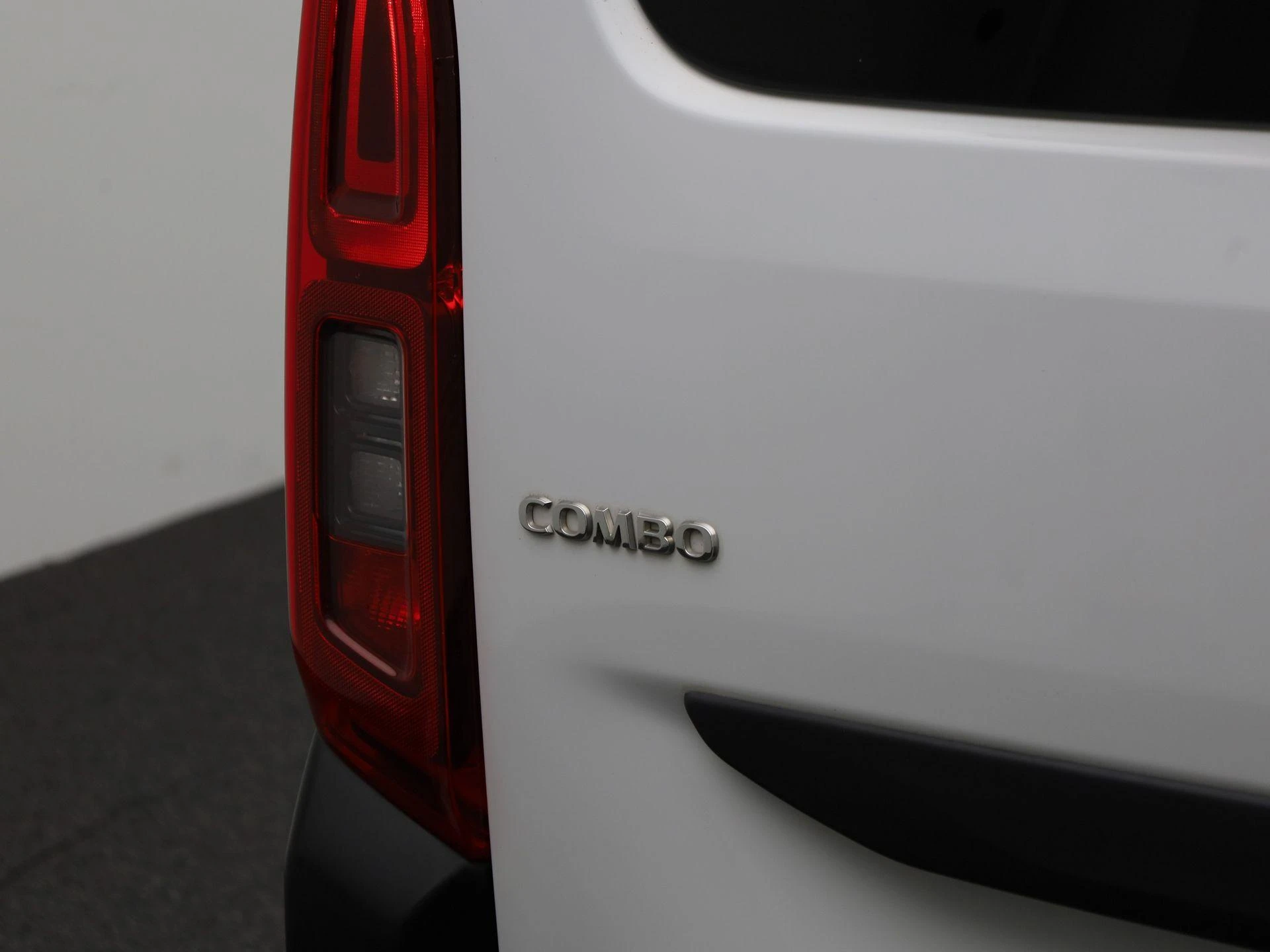 Opel-Combo Life-image-31