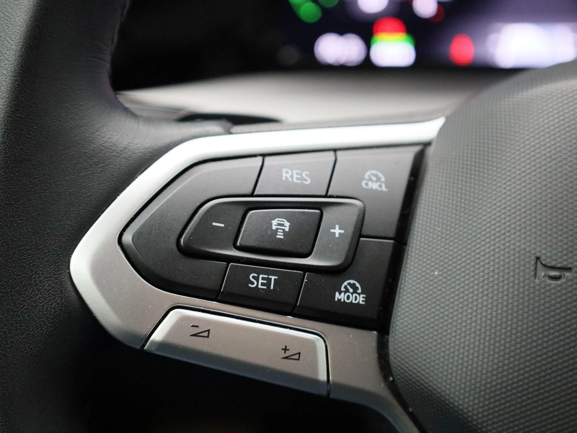 Volkswagen-Golf-image-21