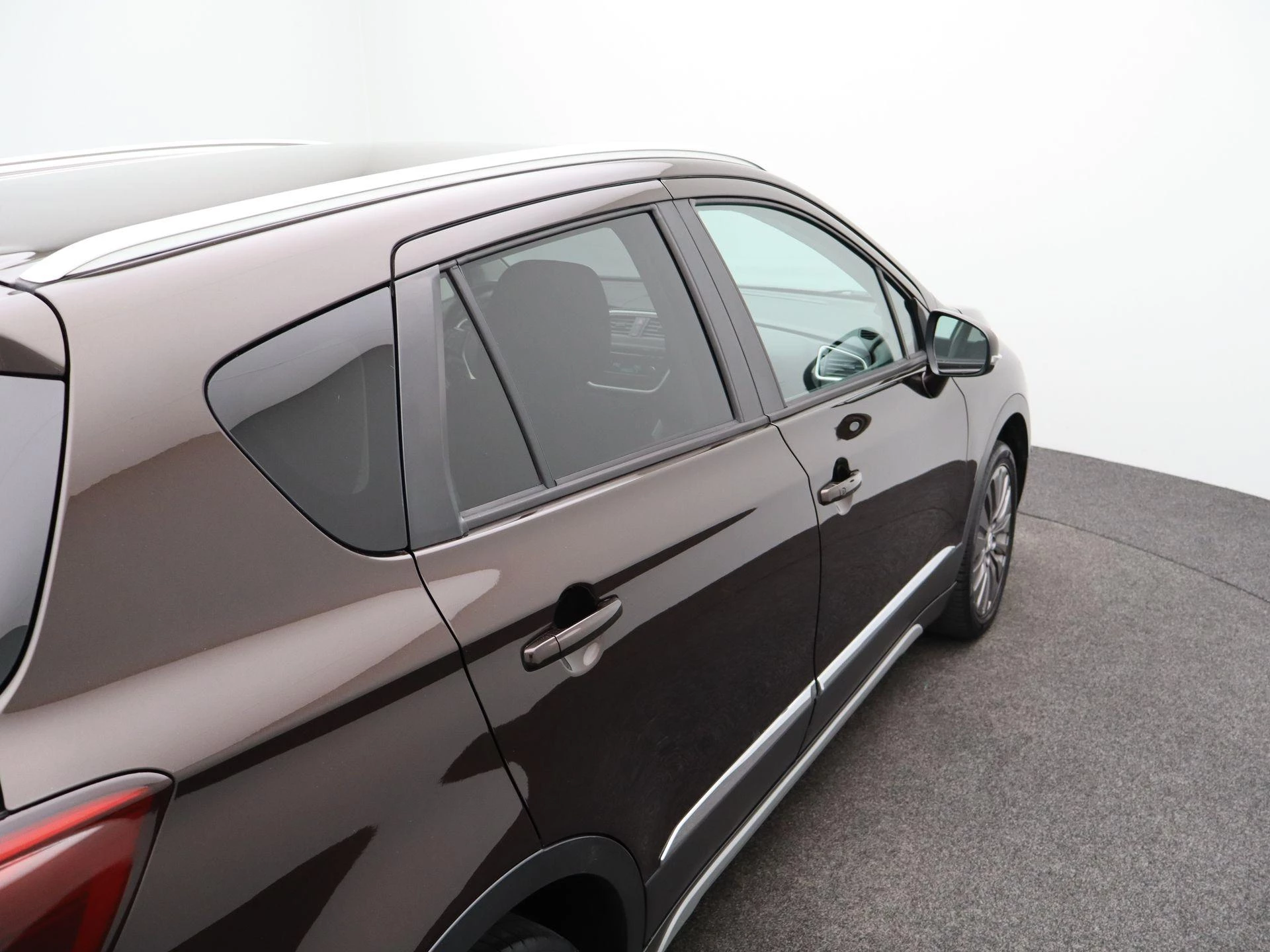 Suzuki-S-Cross-image-46