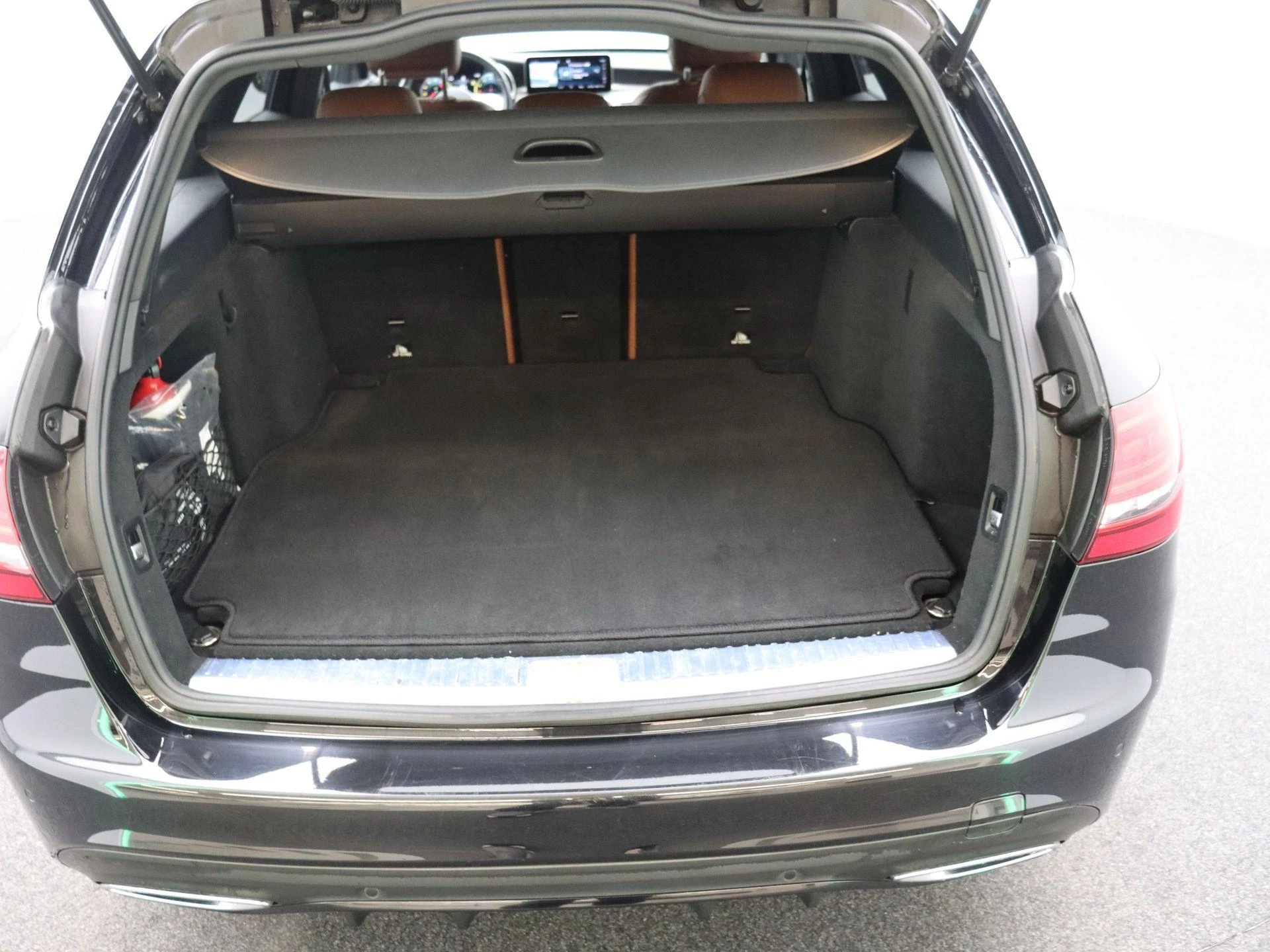 Mercedes-Benz C-Klasse 180 AMG LINE Estate + LEDER + LED + NIGHTPAKKET +