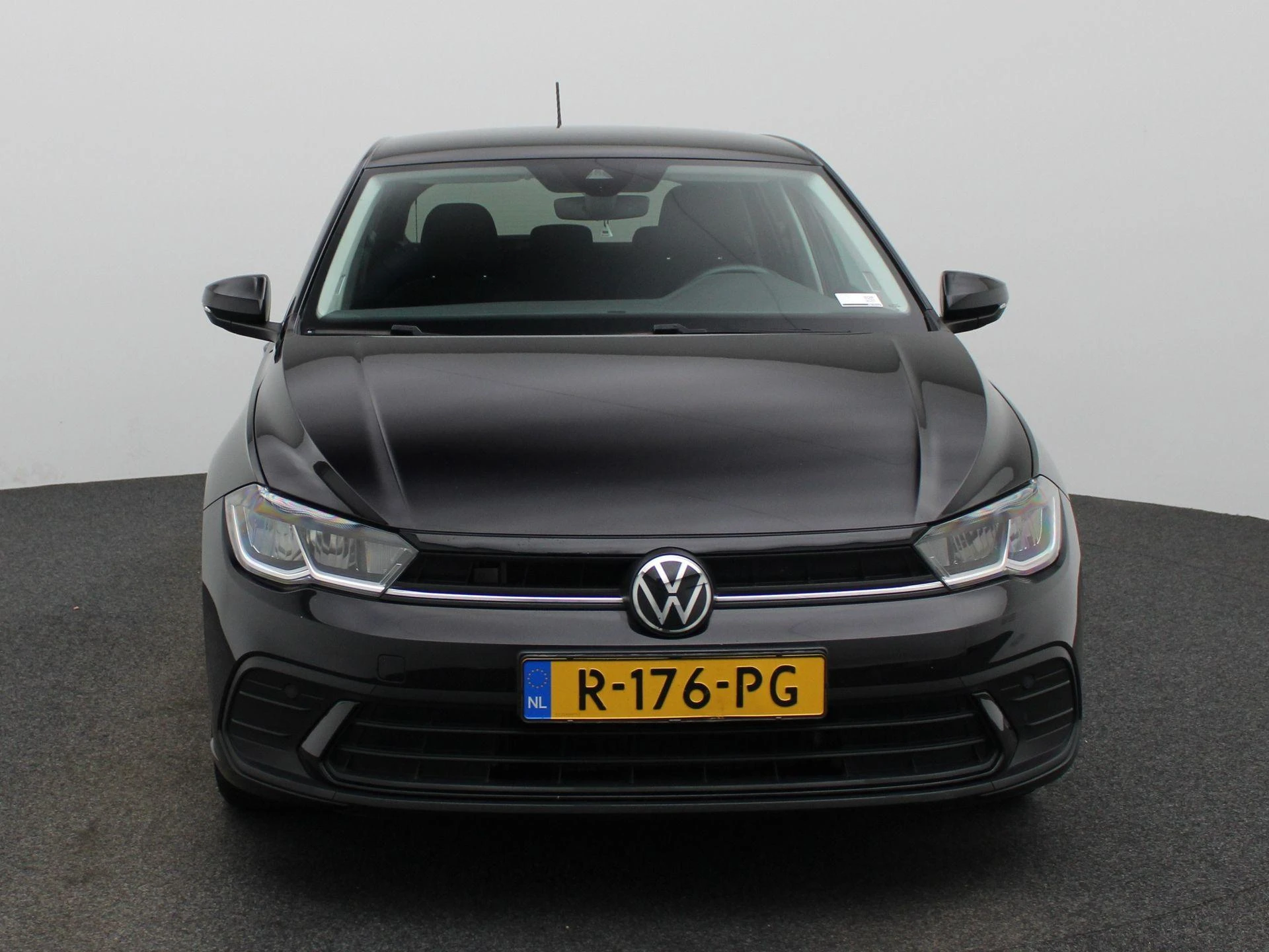 Volkswagen-Polo-image-2