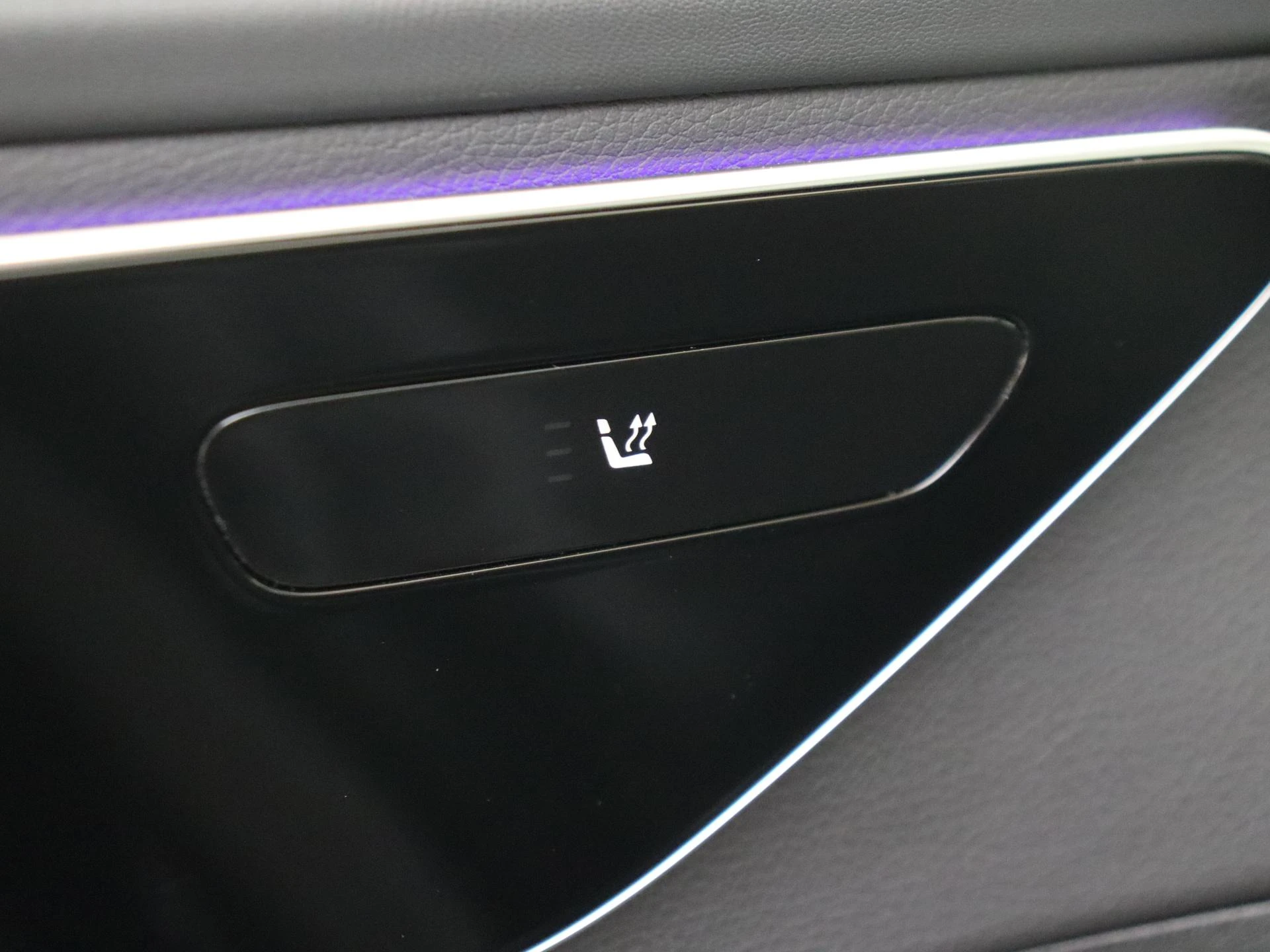 Mercedes-Benz-C-Klasse-image-24