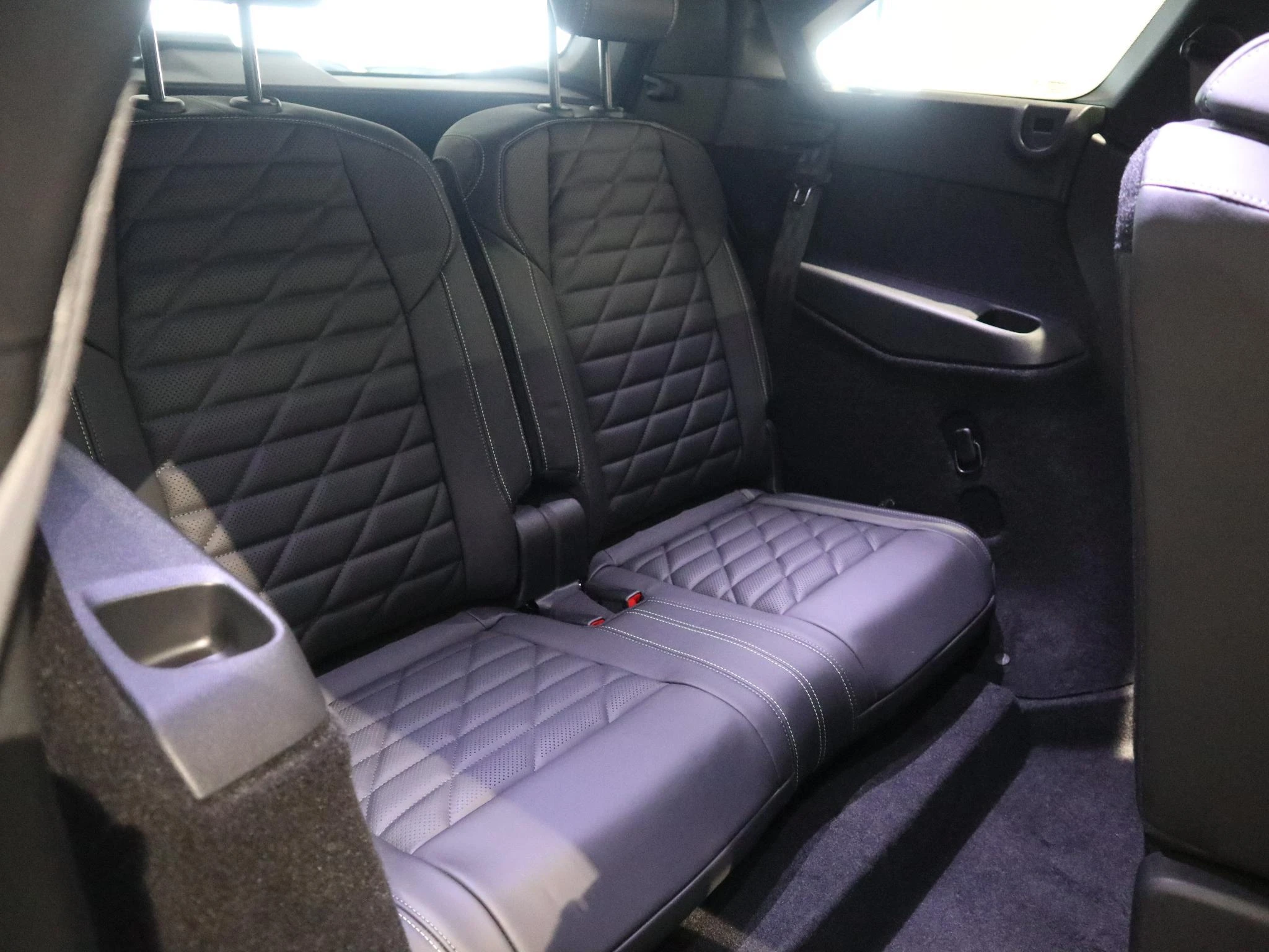 Peugeot-e-5008-image-11