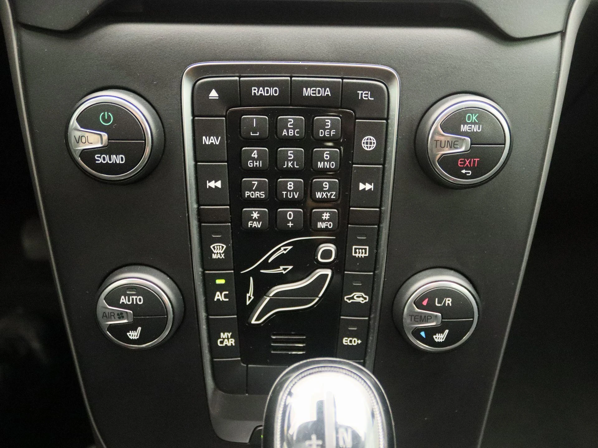 Volvo-V40-image-9