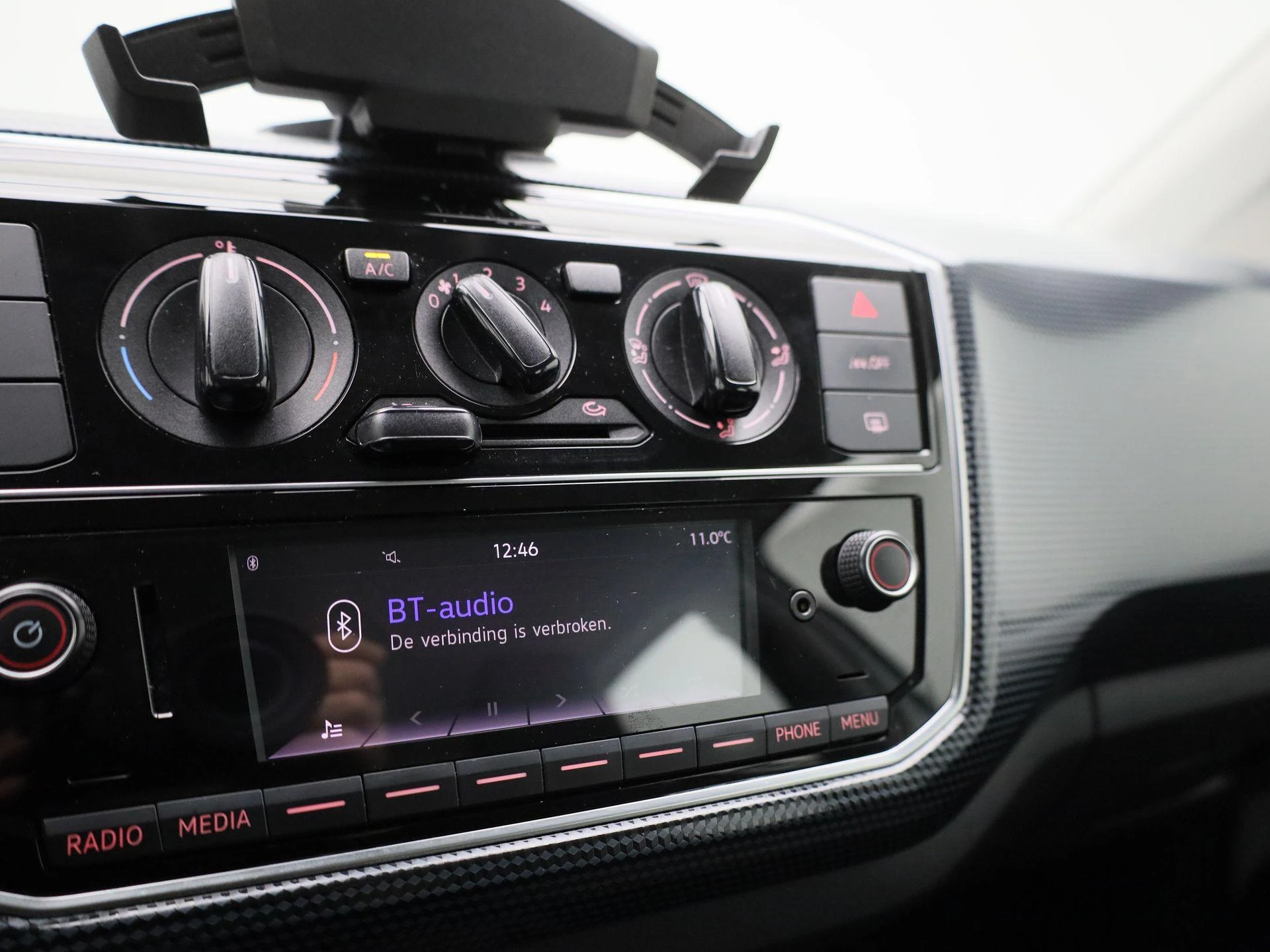 Volkswagen-up!-image-15