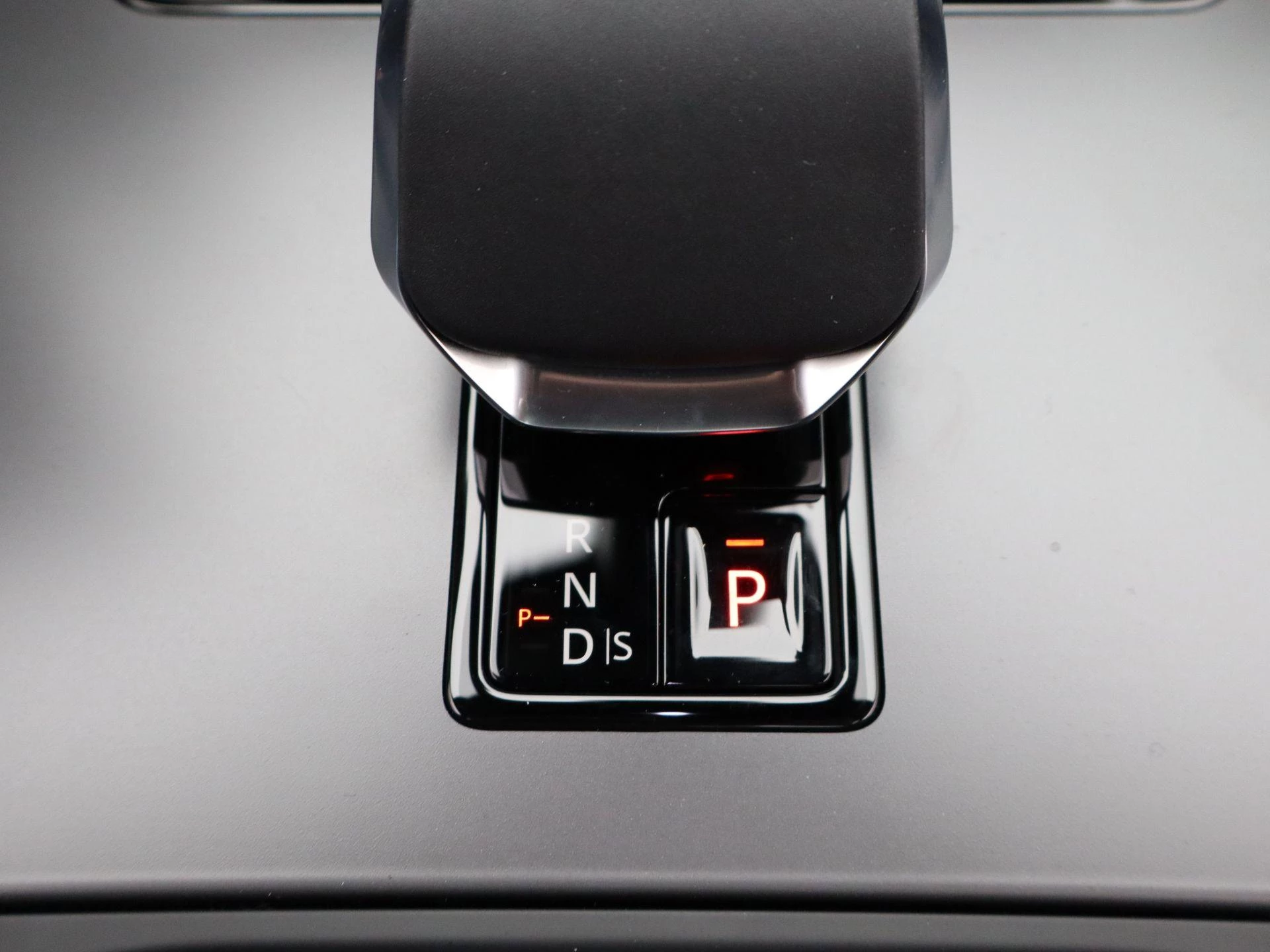 Land Rover-Discovery Sport-image-24