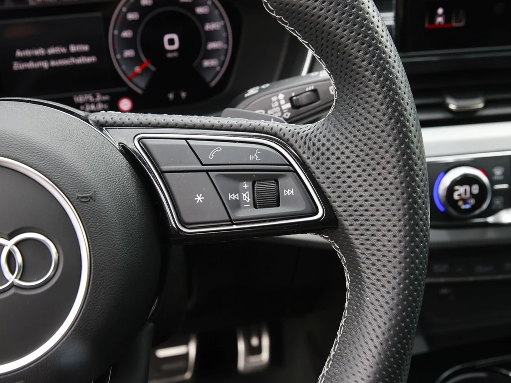 Audi A4 Avant 40 TFSI S line competition + Matrix