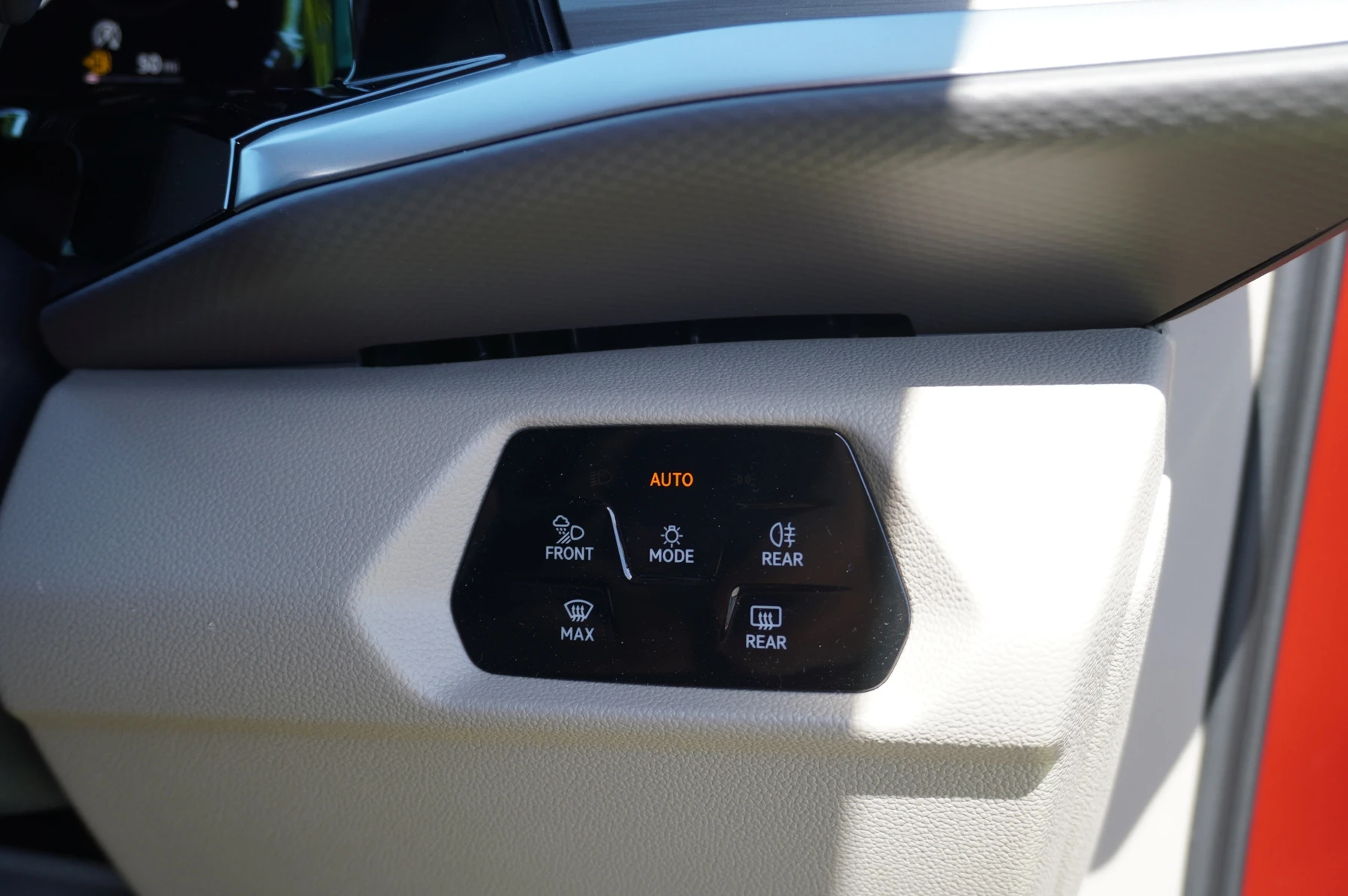 Volkswagen-Multivan-image-19