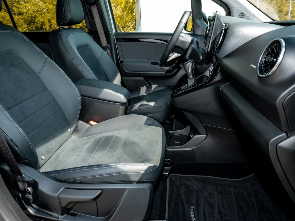 Mercedes-Benz-EQT 200-image-10
