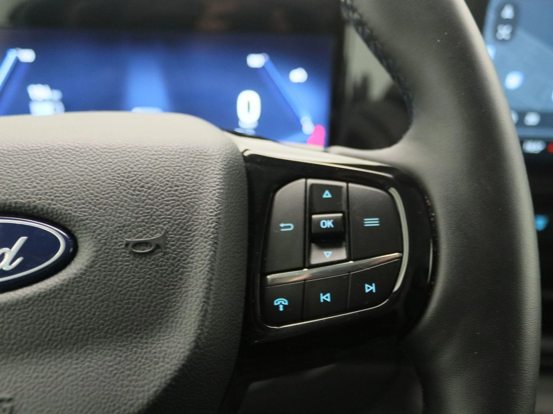 Ford-E-Transit-image-15