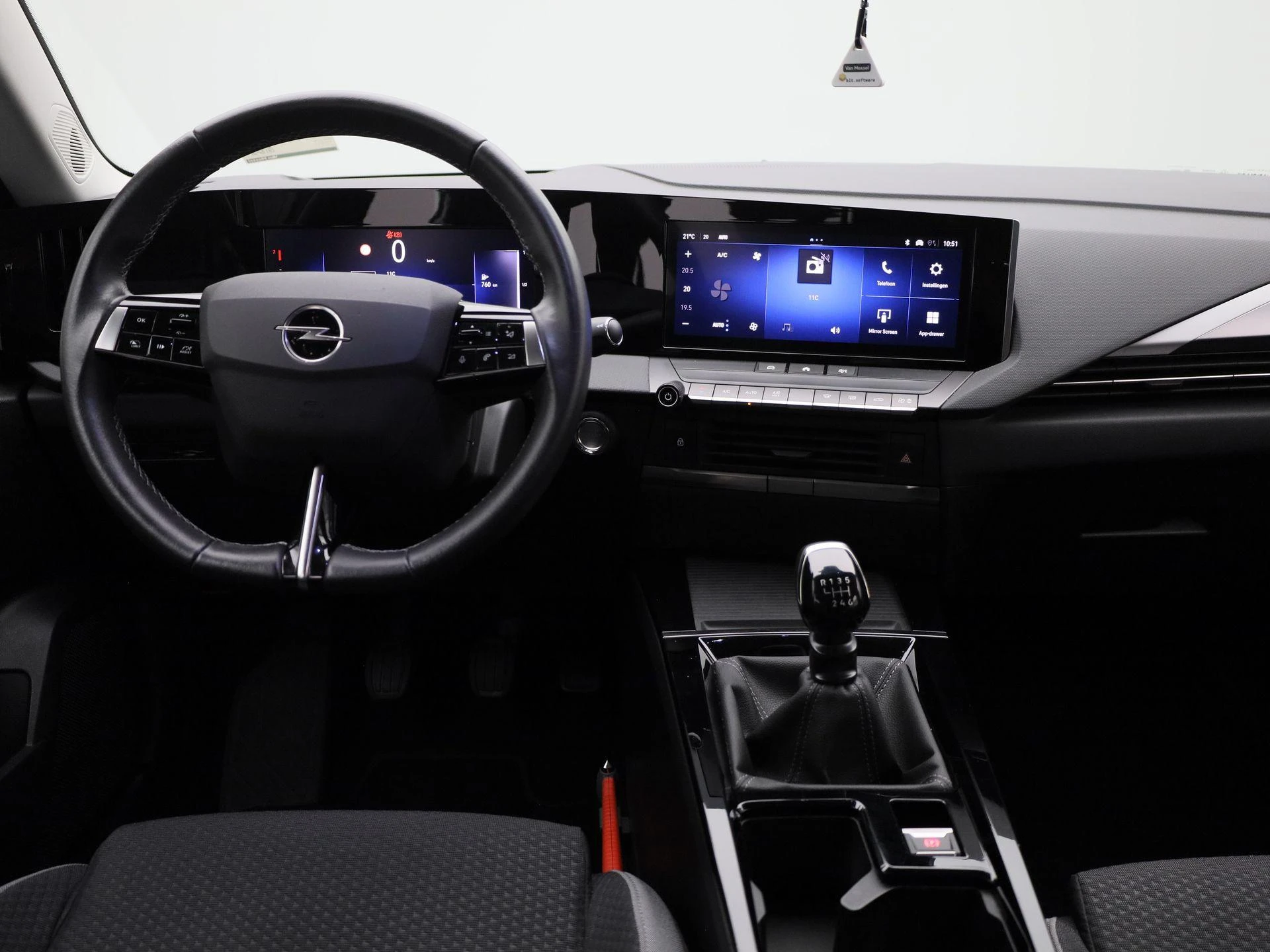 Opel-Astra-image-6